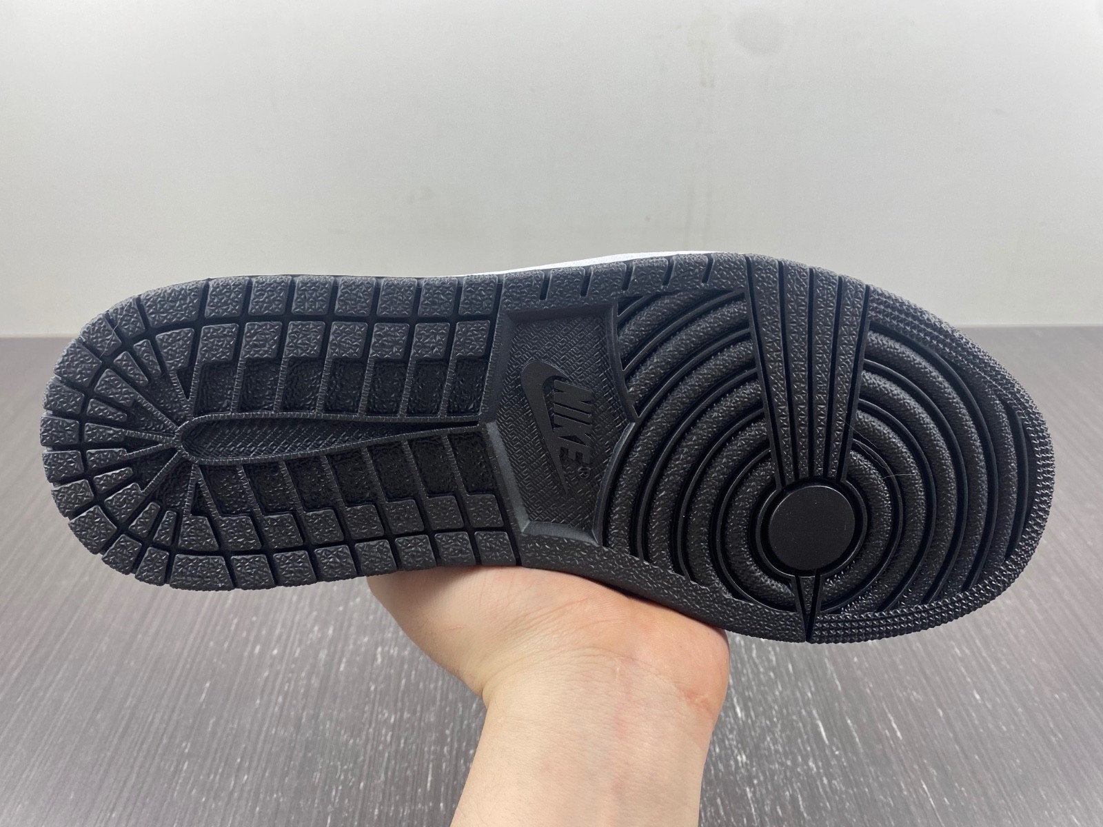 Air Jordan 1 Retro Low Shadow - 705329-003
