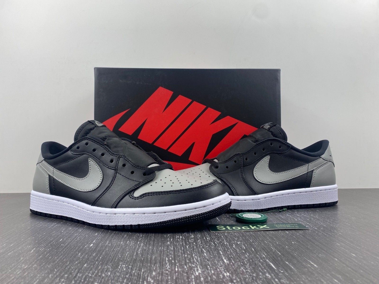 Air Jordan 1 Retro Low Shadow - 705329-003