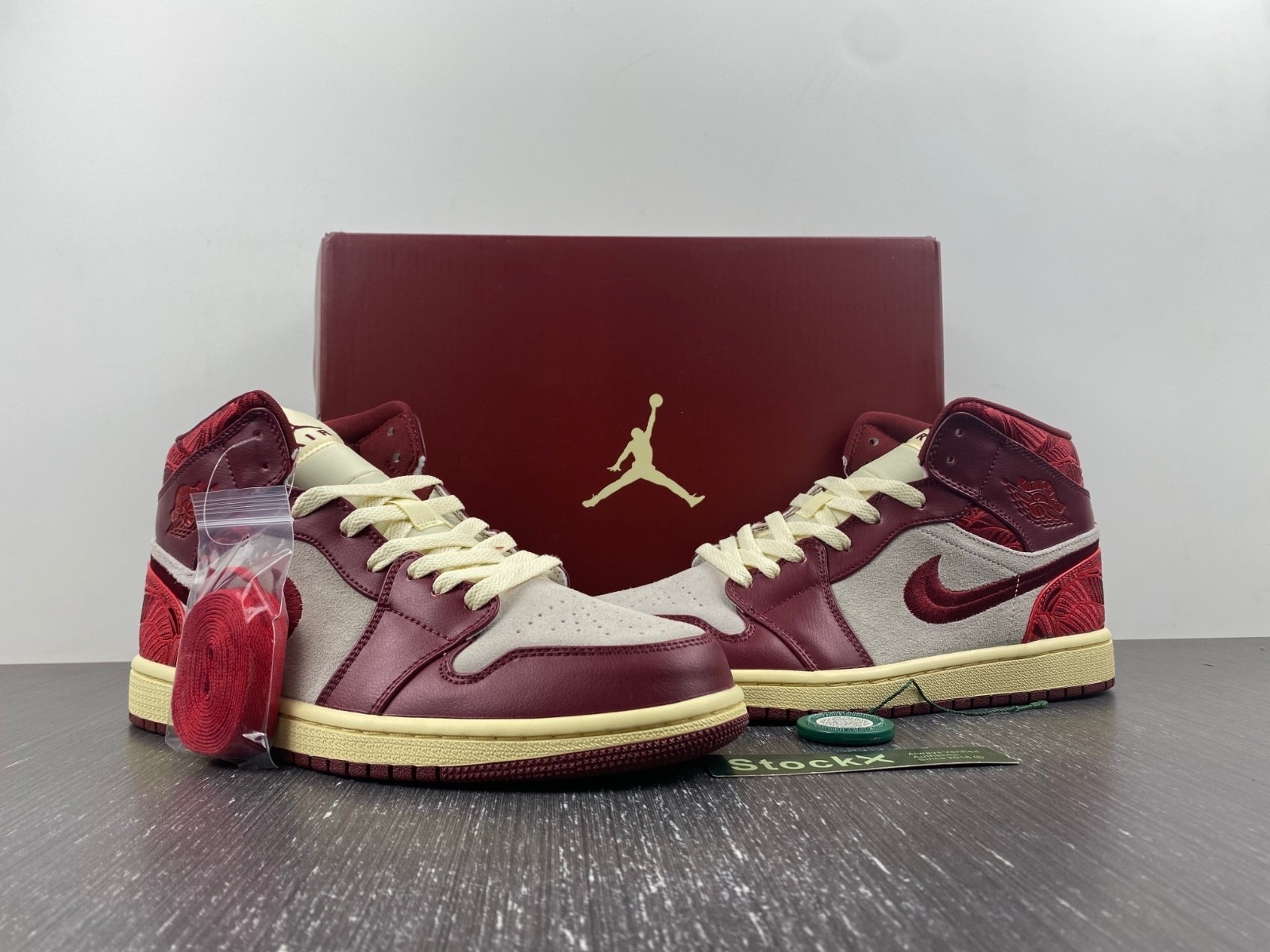 Air Jordan 1 Mid SE Tiki Leaf Team Red DZ2820-601