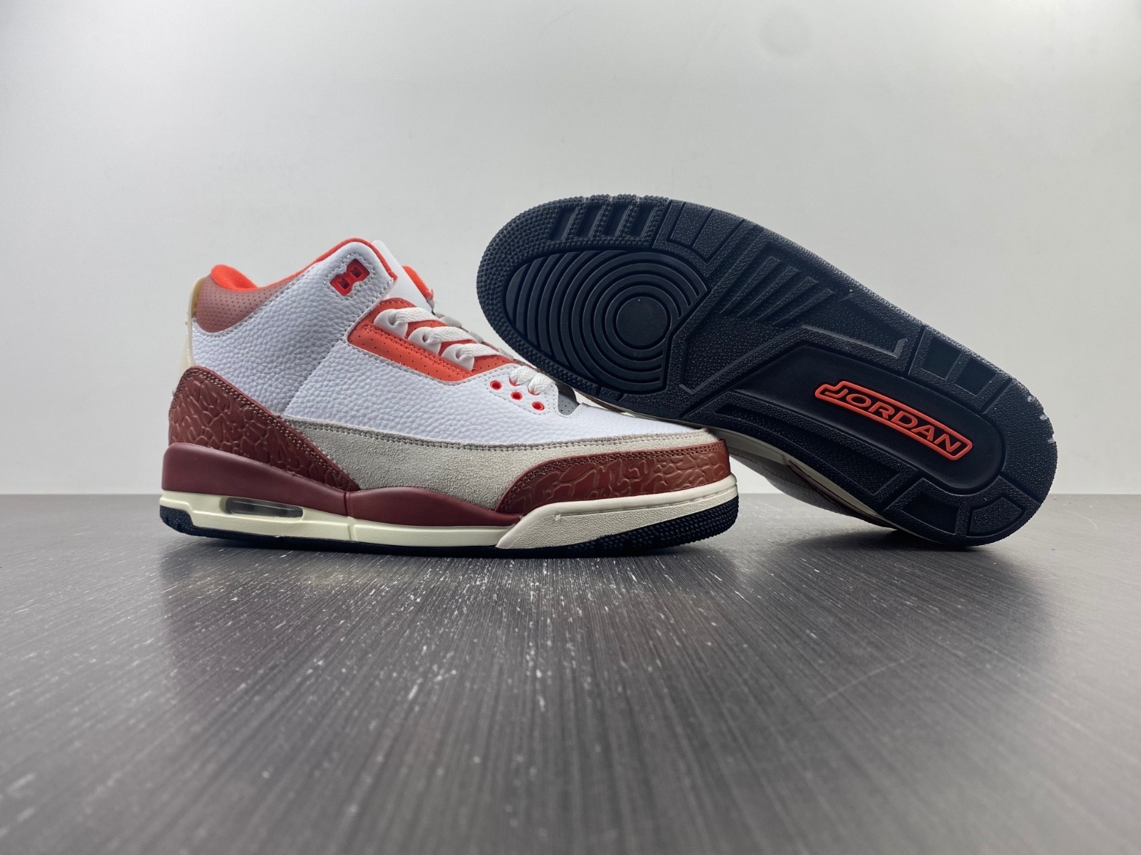 Air Jordan 3 Retro SE Dunk on Mars DV7028-108