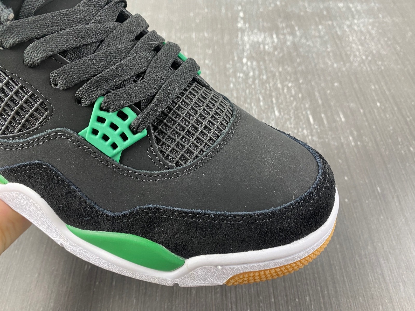 Nike_SB_x_Air_Jordan_4 DR5415-030