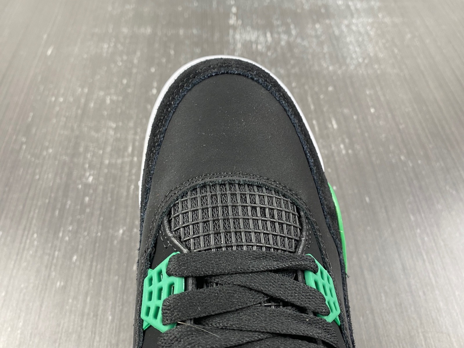 Nike_SB_x_Air_Jordan_4 DR5415-030