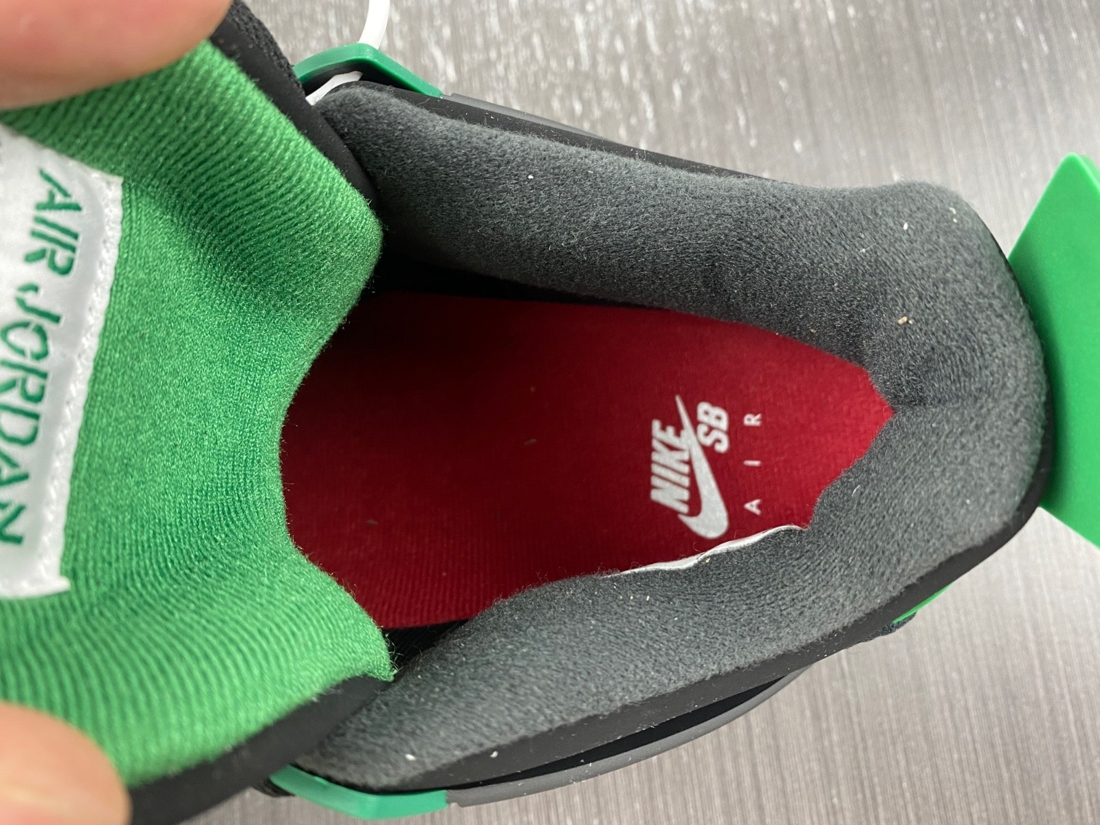 Nike_SB_x_Air_Jordan_4 DR5415-030