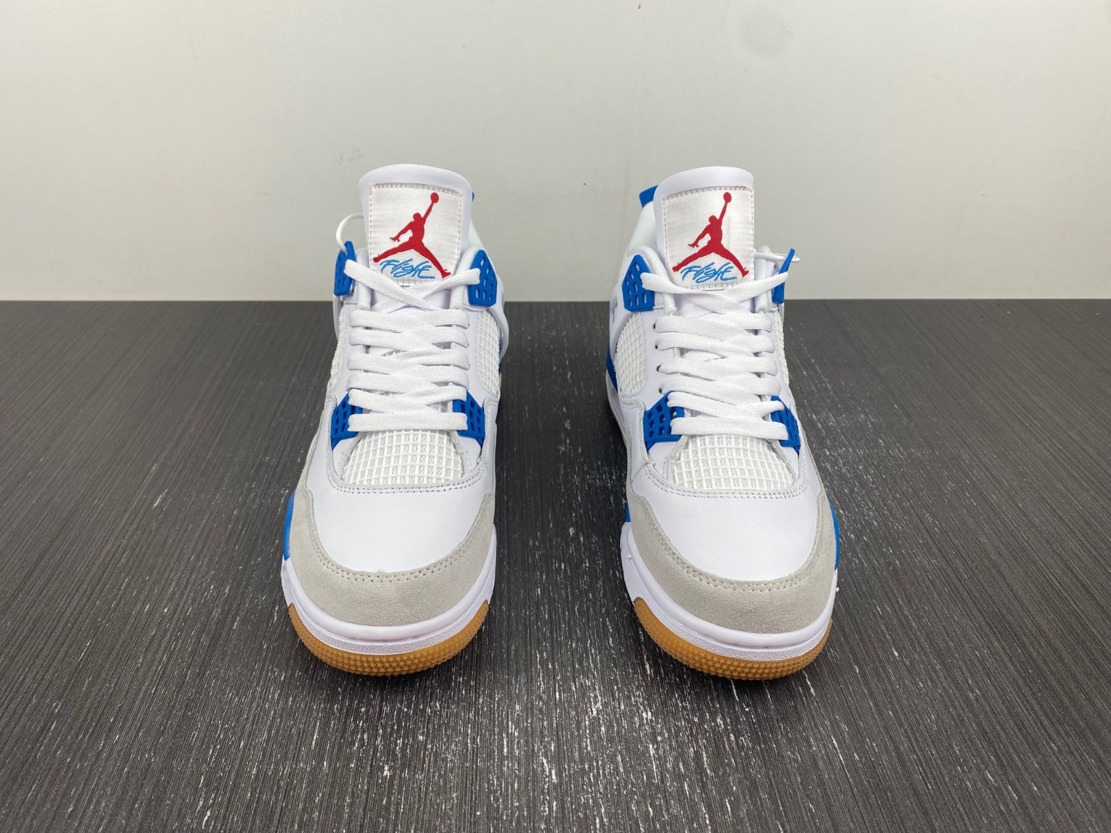 Nike_SB_x_Air_Jordan_4 DR5415-104