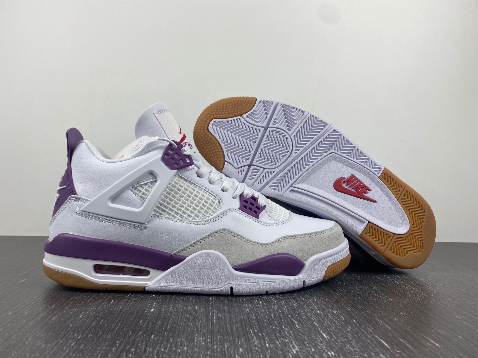 Nike_SB_x_Air_Jordan_4 DR5415-150