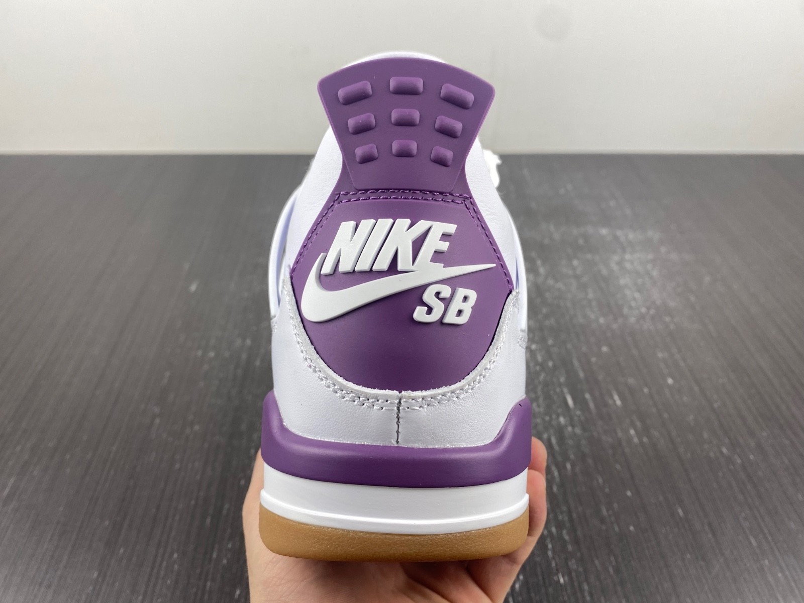 Nike_SB_x_Air_Jordan_4 DR5415-150