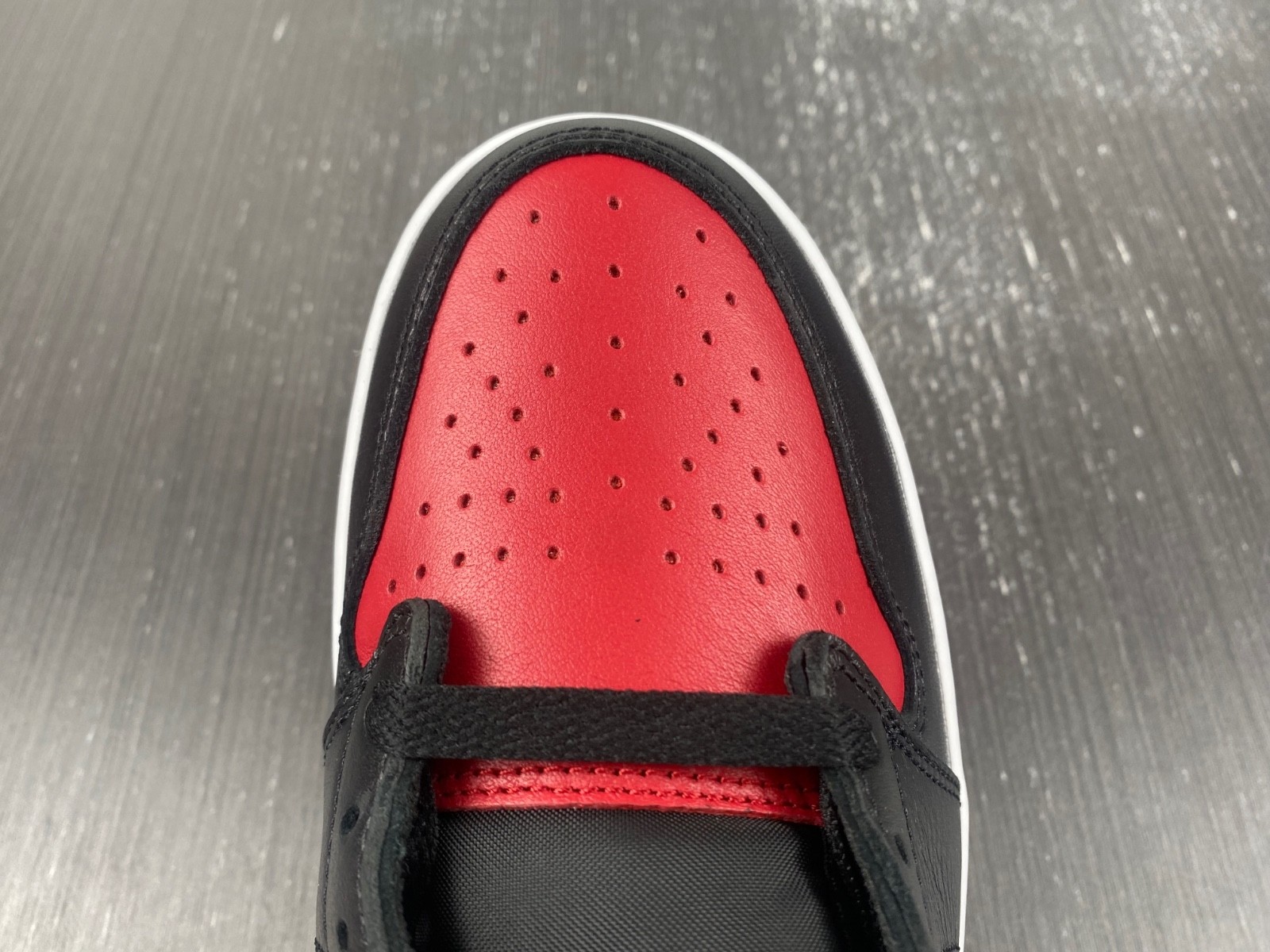 Air Jordan 1 Low OG WMNS UNC to Chicago CZ0775-046