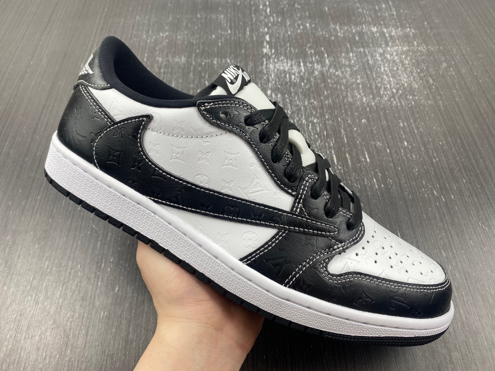 Air Jordan 1 Retro Low LV Panda DL2211-001