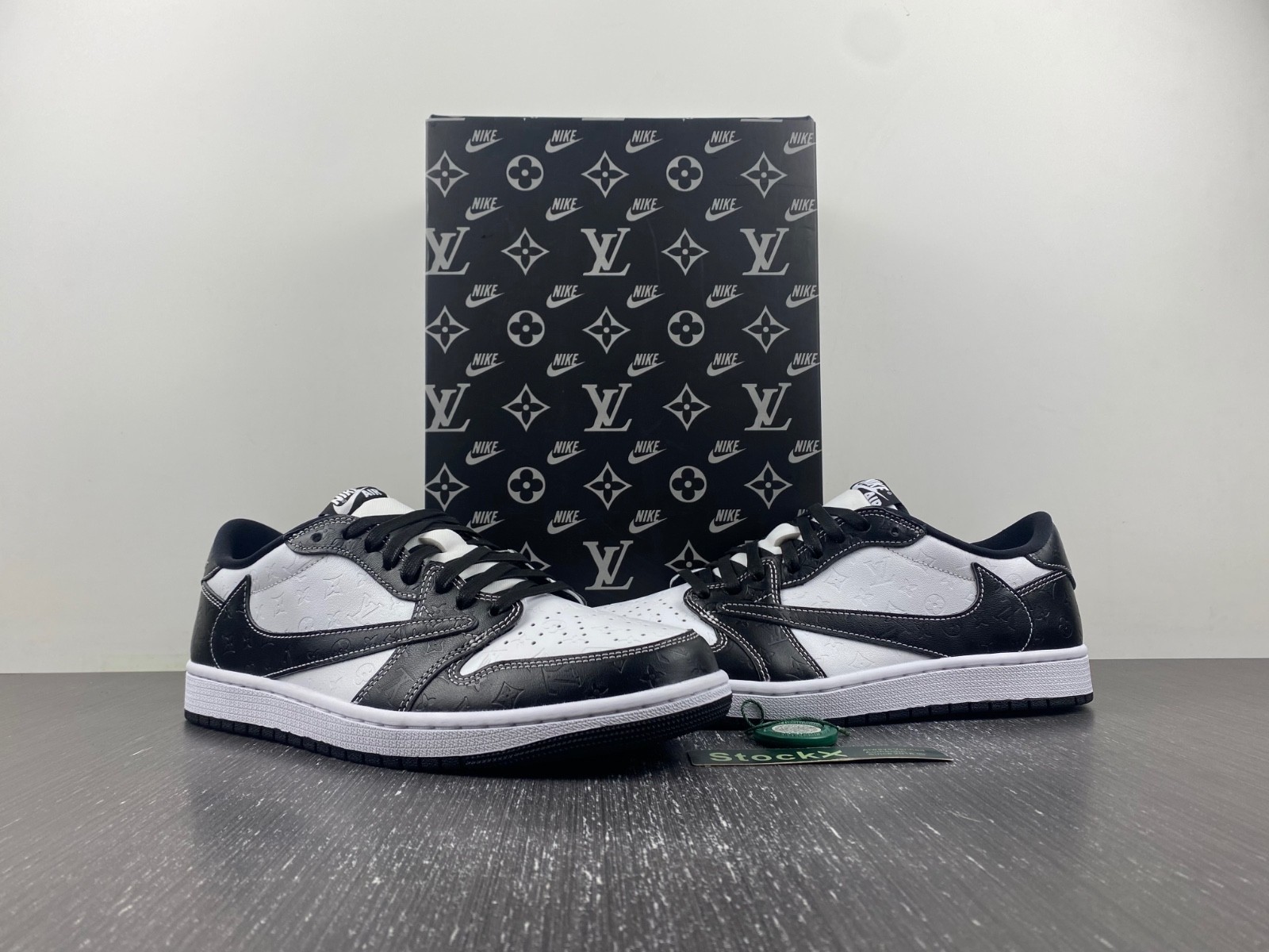 Air Jordan 1 Retro Low LV Panda DL2211-001
