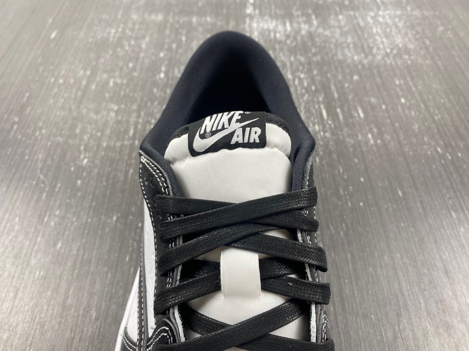 Air Jordan 1 Retro Low LV Panda DL2211-001