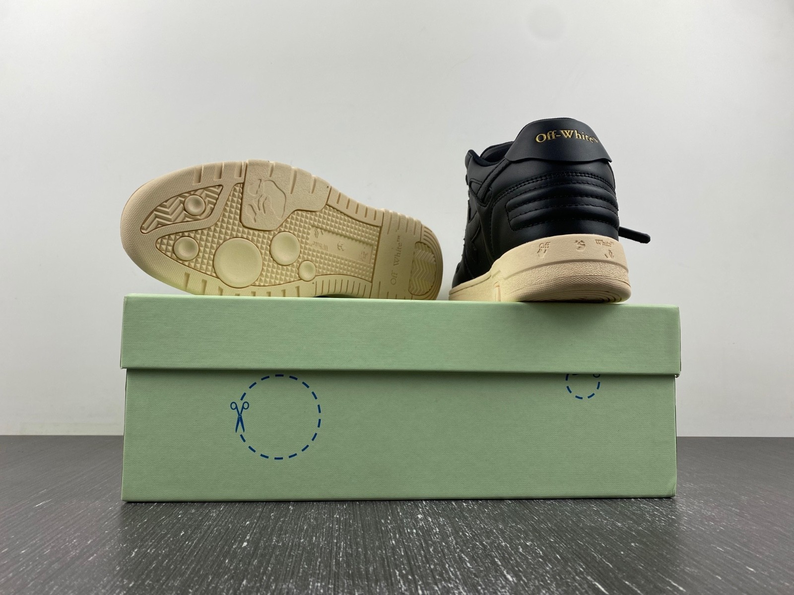 OFW Sneakers OW10041