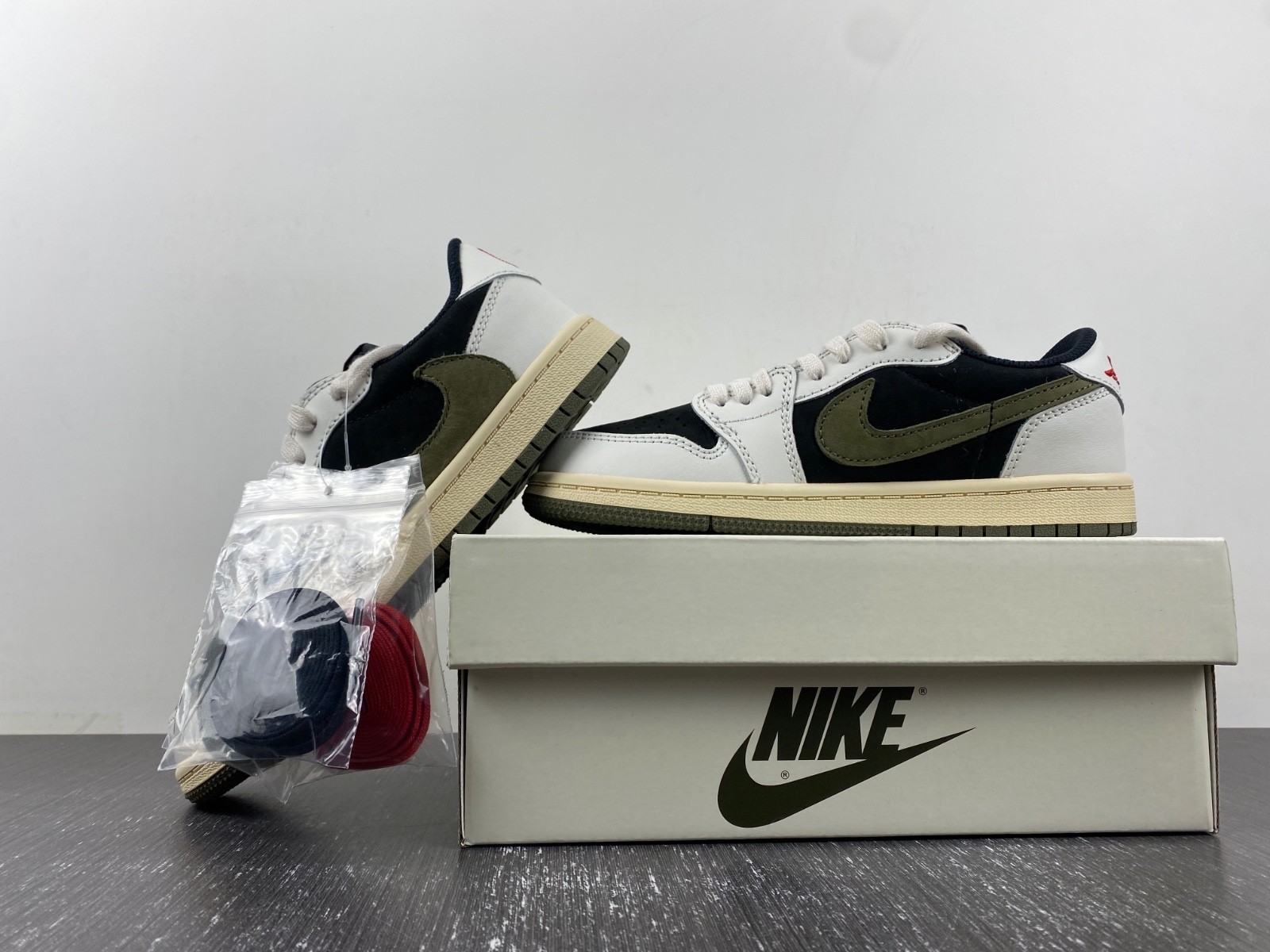 Kids Travis Scott x Air Jordan 1 OG Low DZ5909-106