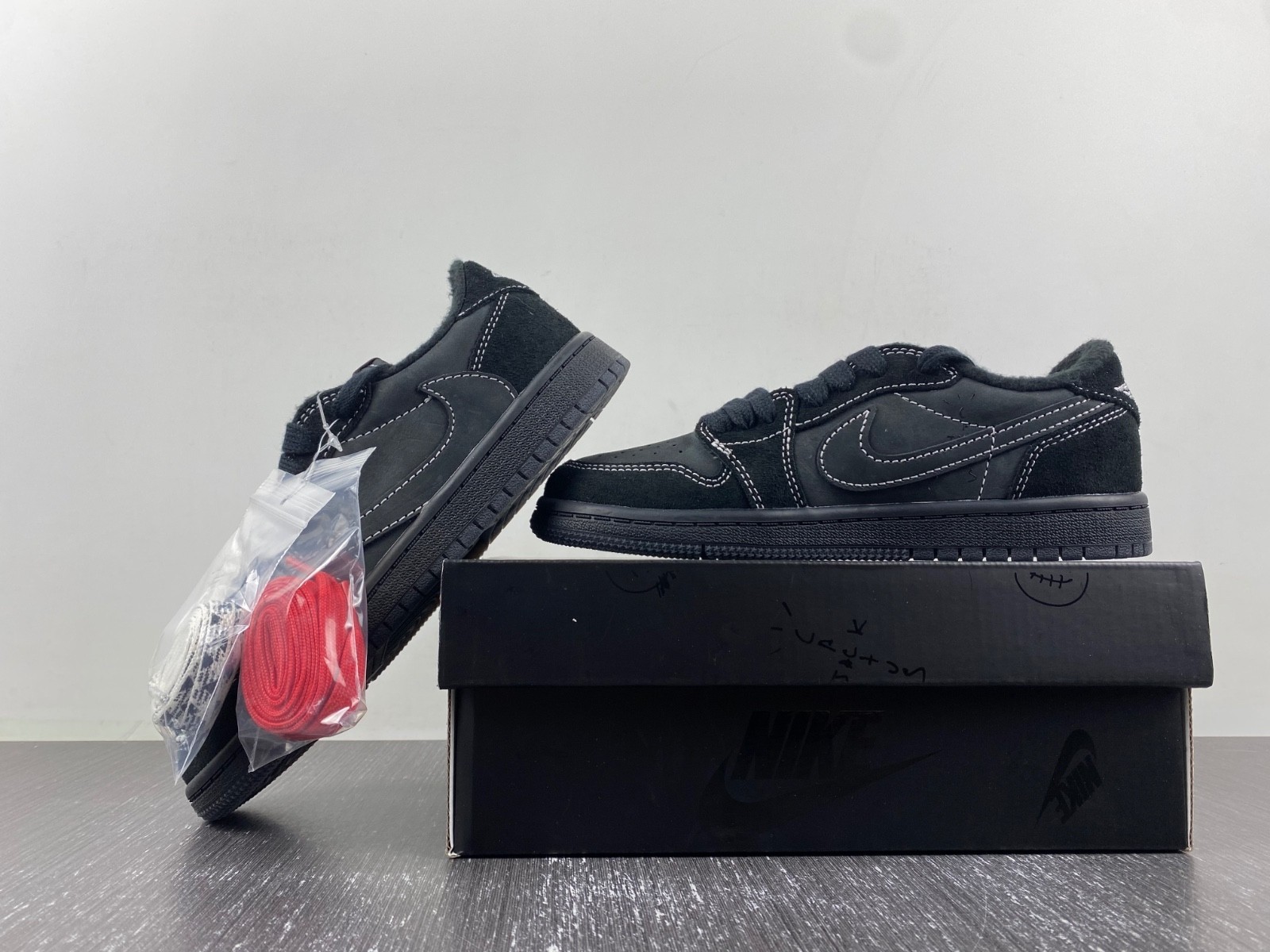 Kids Travis Scott x Air Jordan 1 OG Low DO5442-001