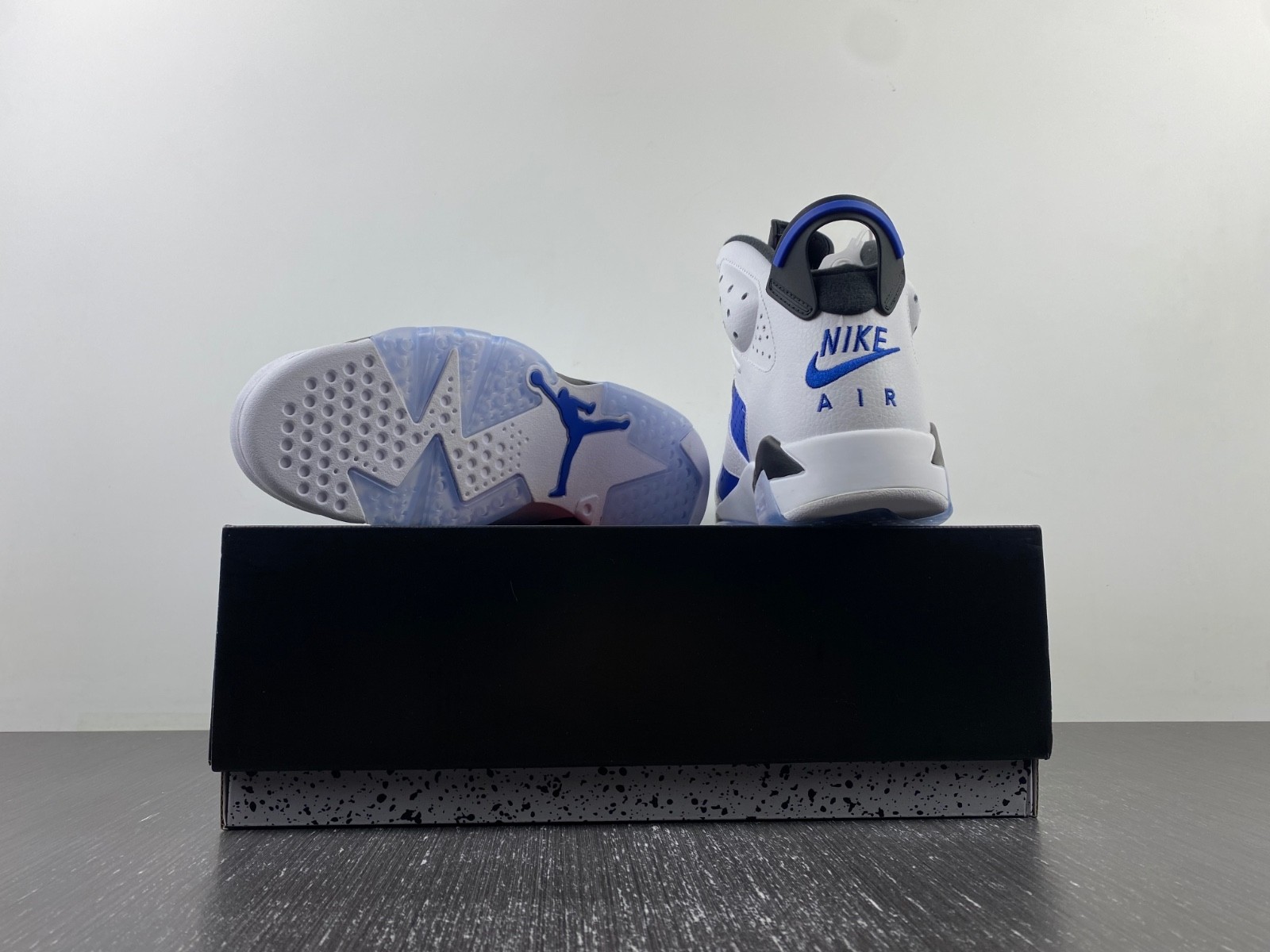 Air Jordan 6 Retro CT8529-140