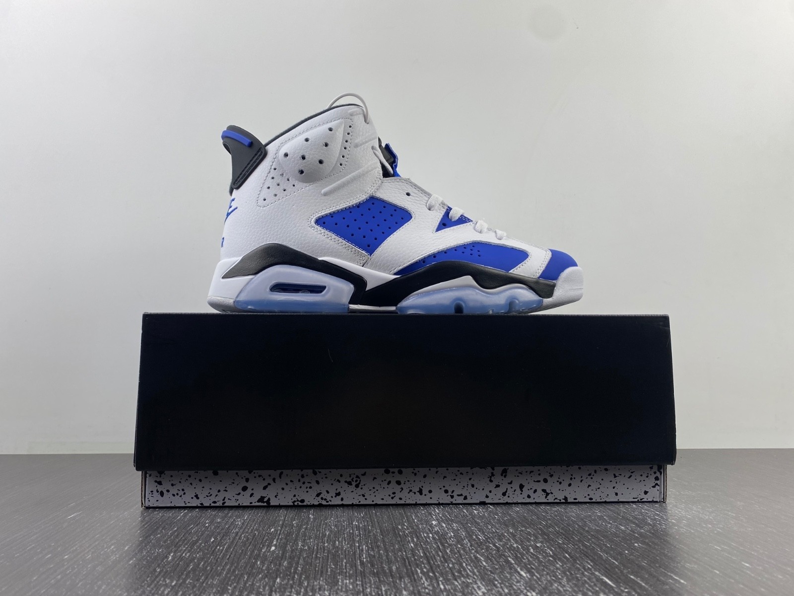 Air Jordan 6 Retro CT8529-140