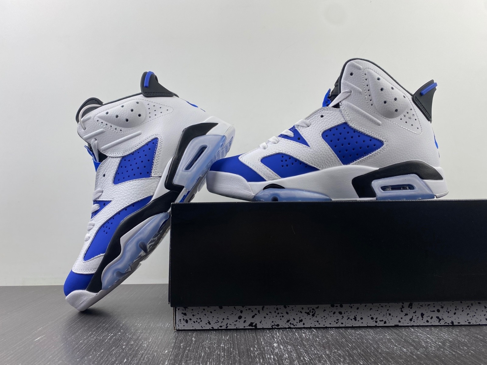 Air Jordan 6 Retro CT8529-140