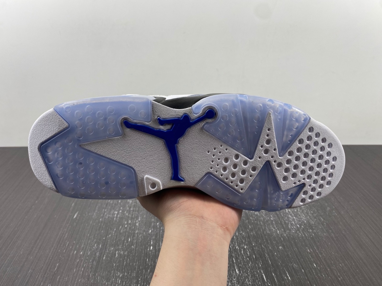 Air Jordan 6 Retro CT8529-140