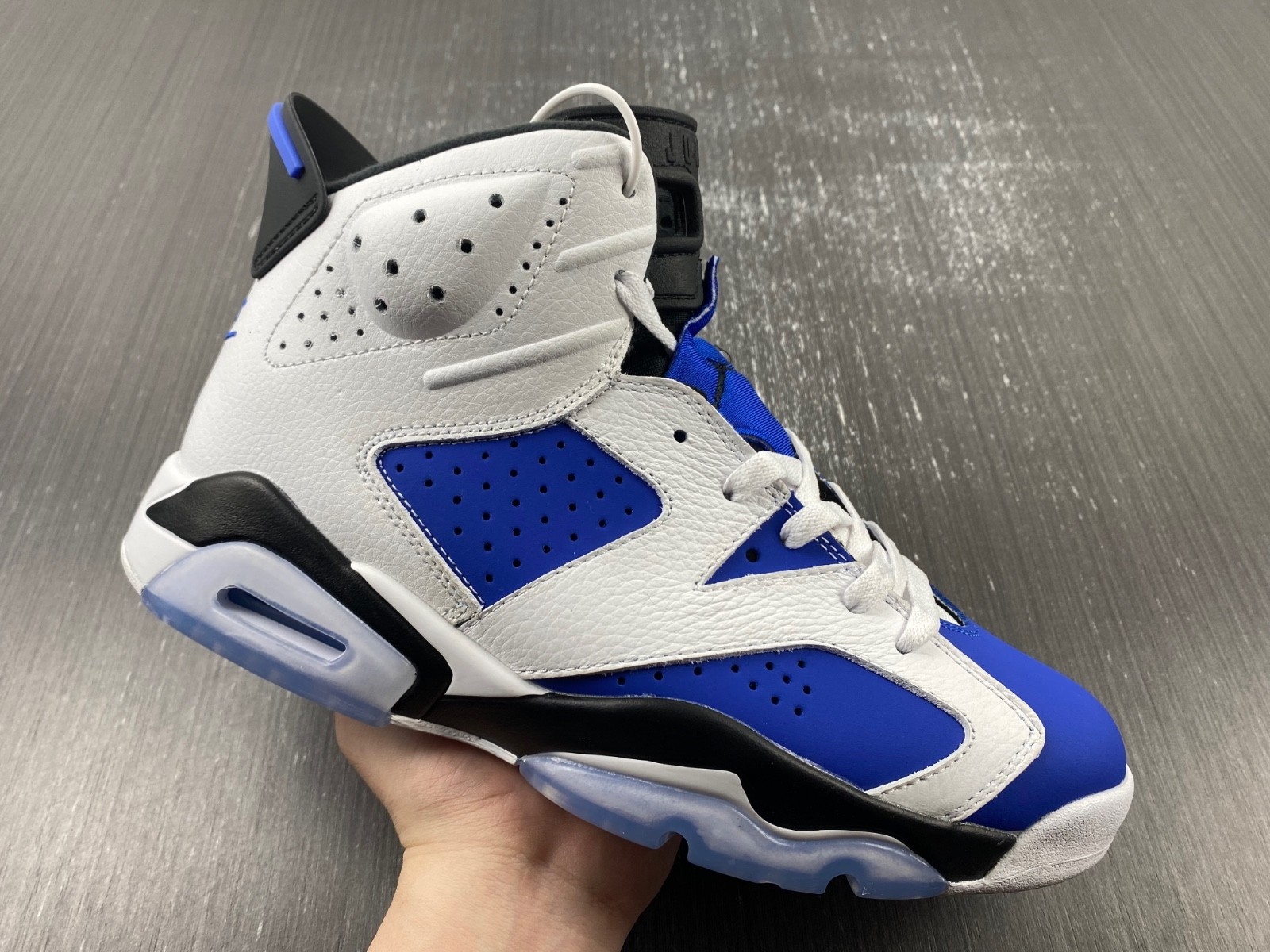 Air Jordan 6 Retro CT8529-140