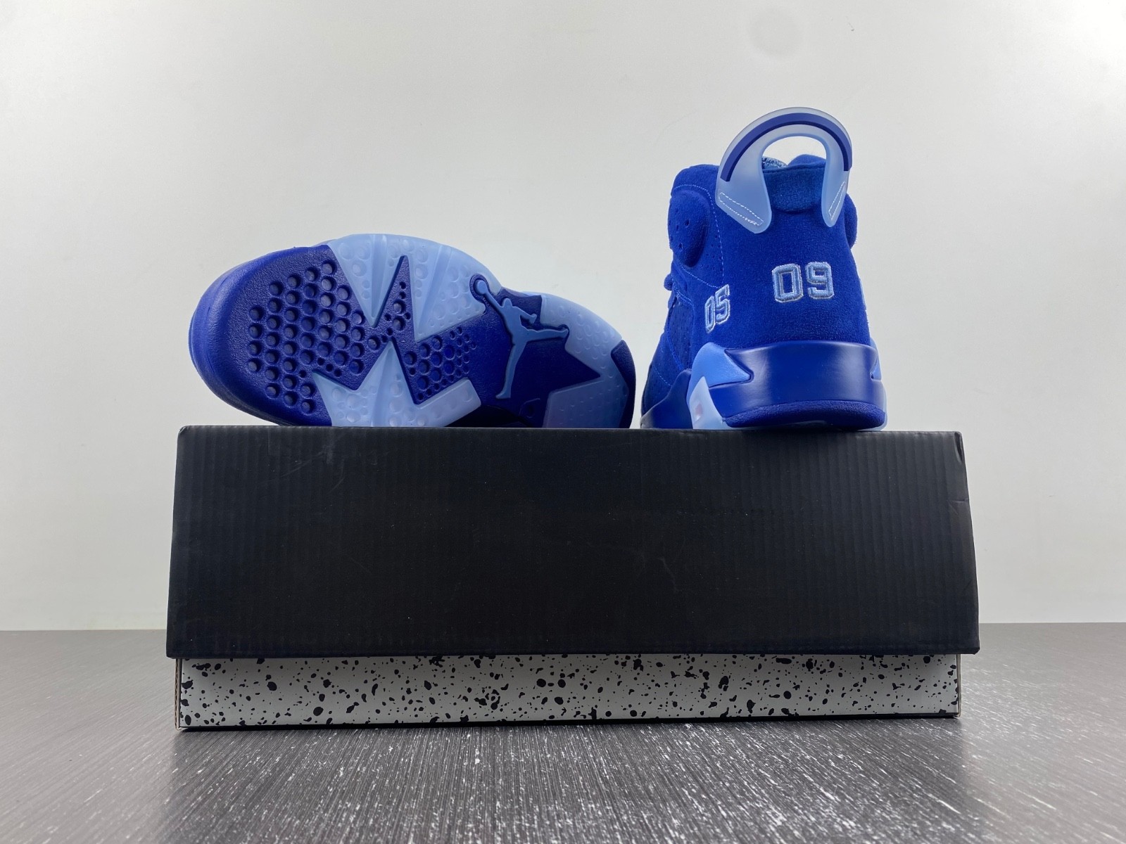 AIR JORDAN 6 CT8529-410