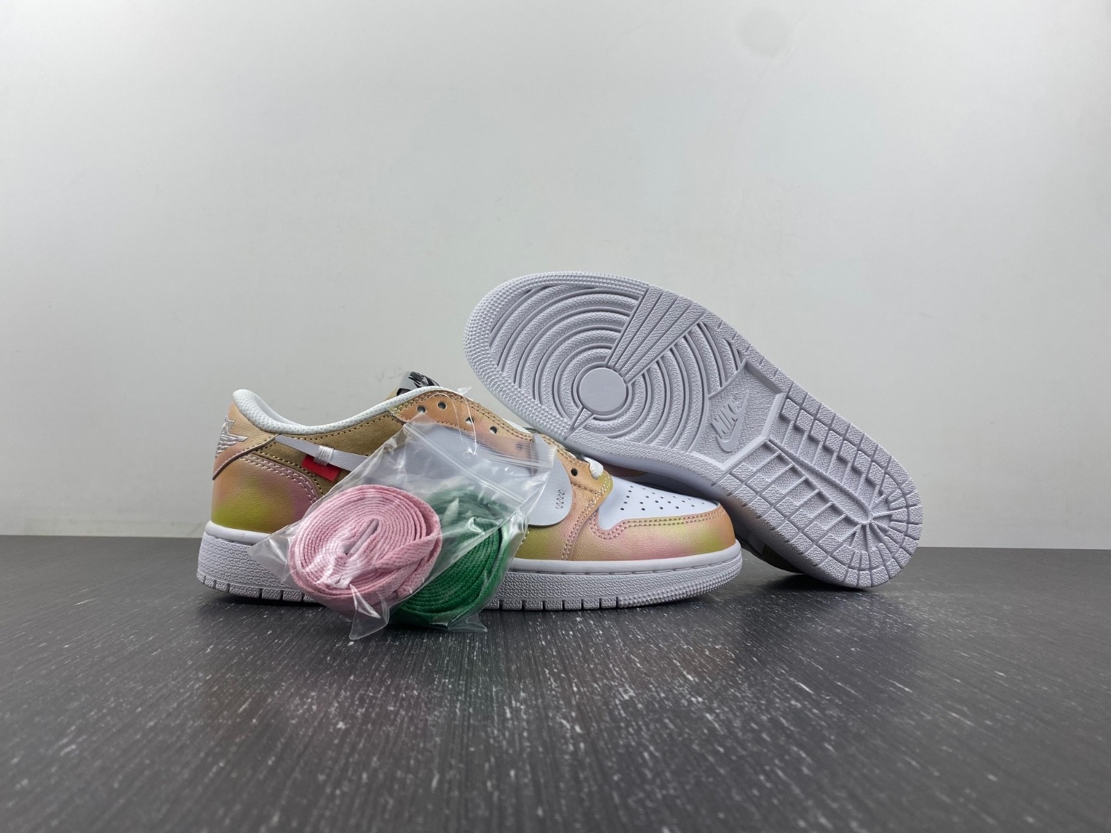 Air Jordan 1 x Off White Low Sneaker CZ0790-109