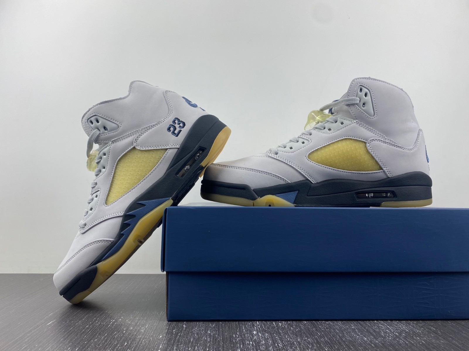 A Ma Maniere x Air Jordan 5 Diffused Blue FZ5758-004