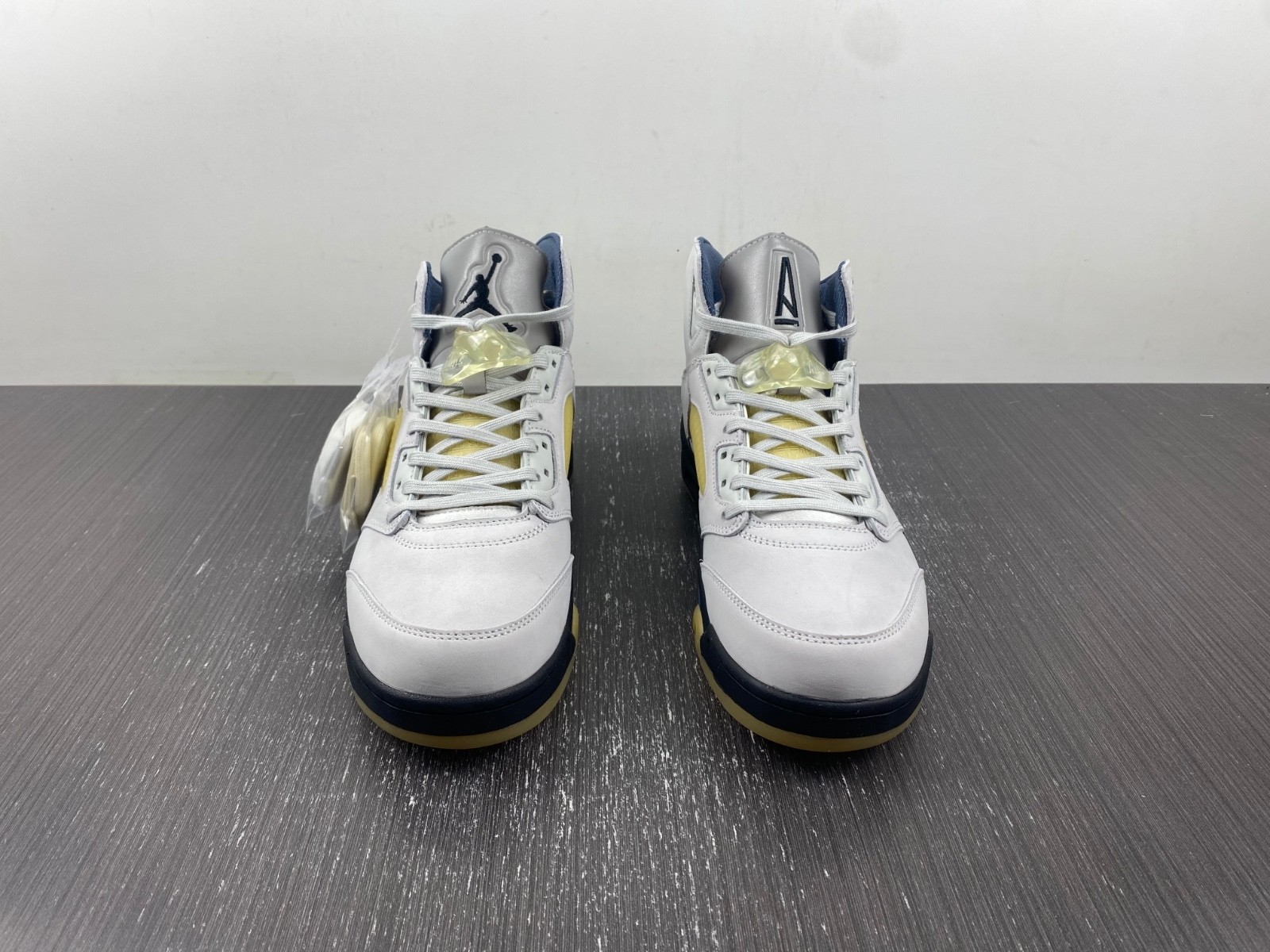 A Ma Maniere x Air Jordan 5 Diffused Blue FZ5758-004