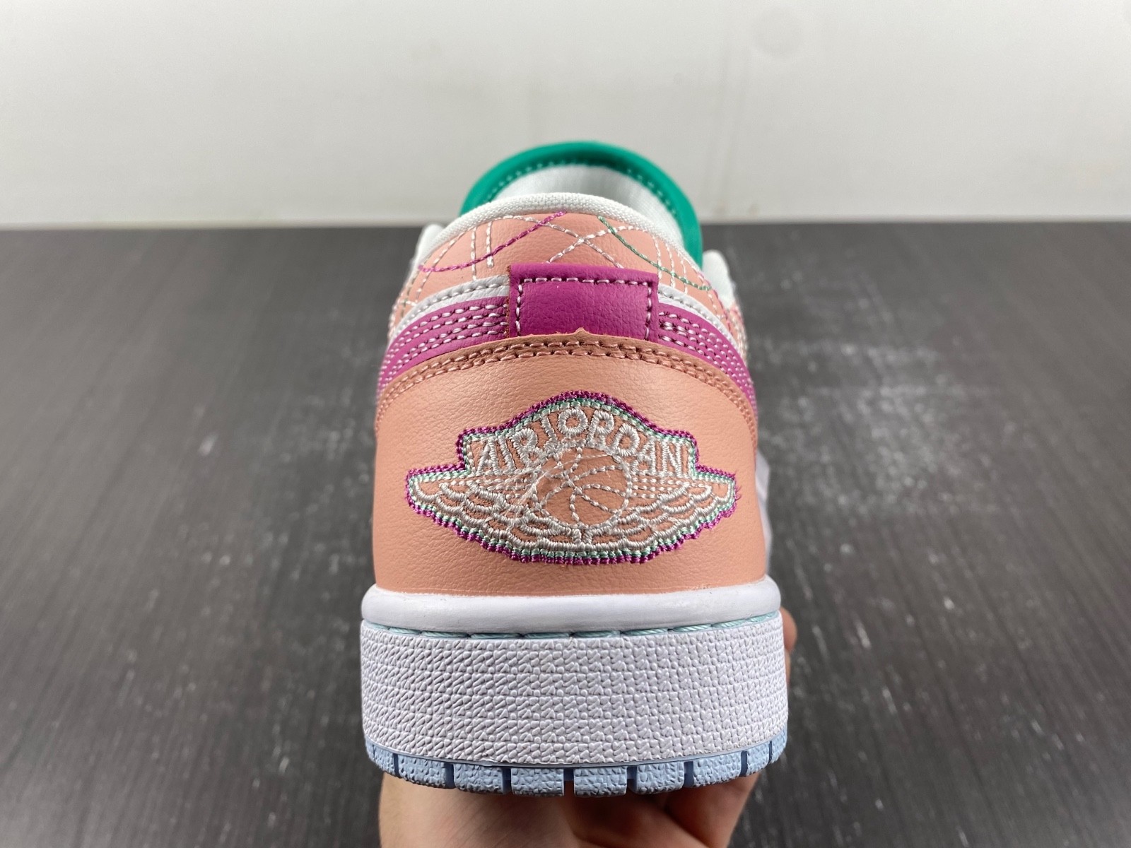 (WMNS) Air Jordan 1 Low