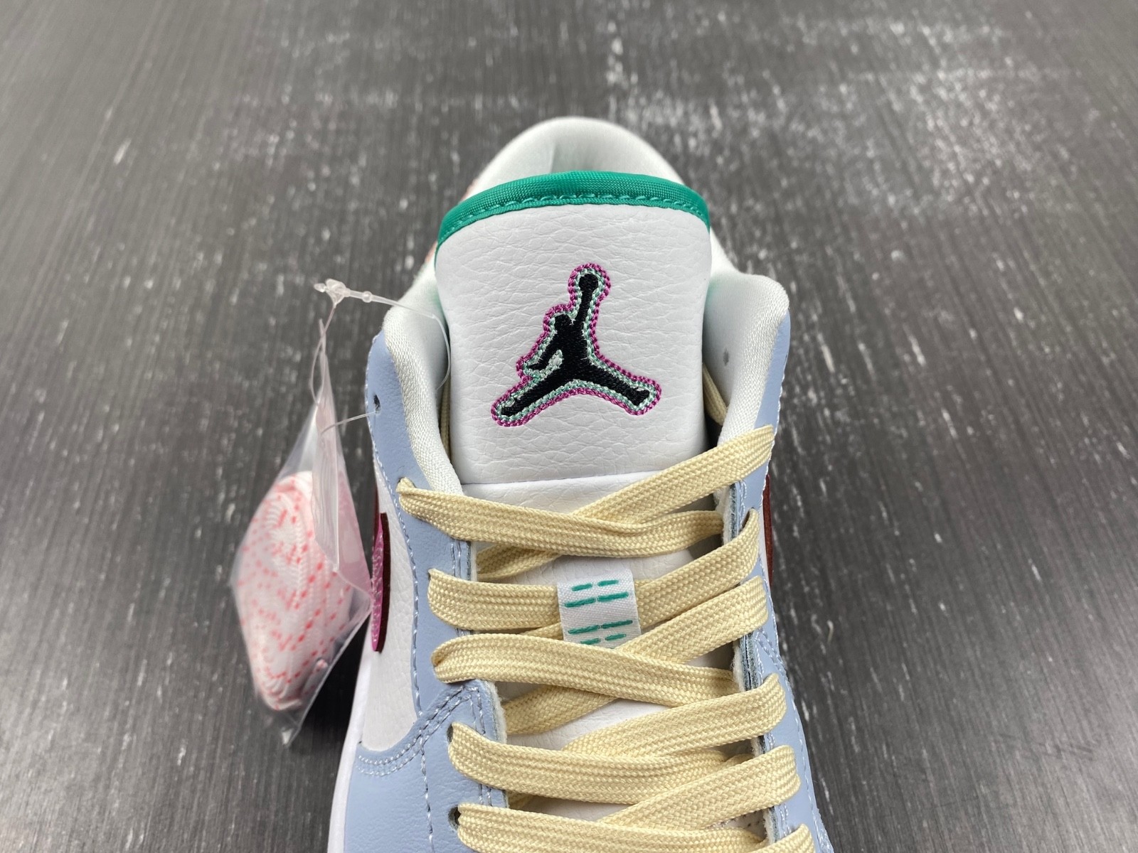 (WMNS) Air Jordan 1 Low