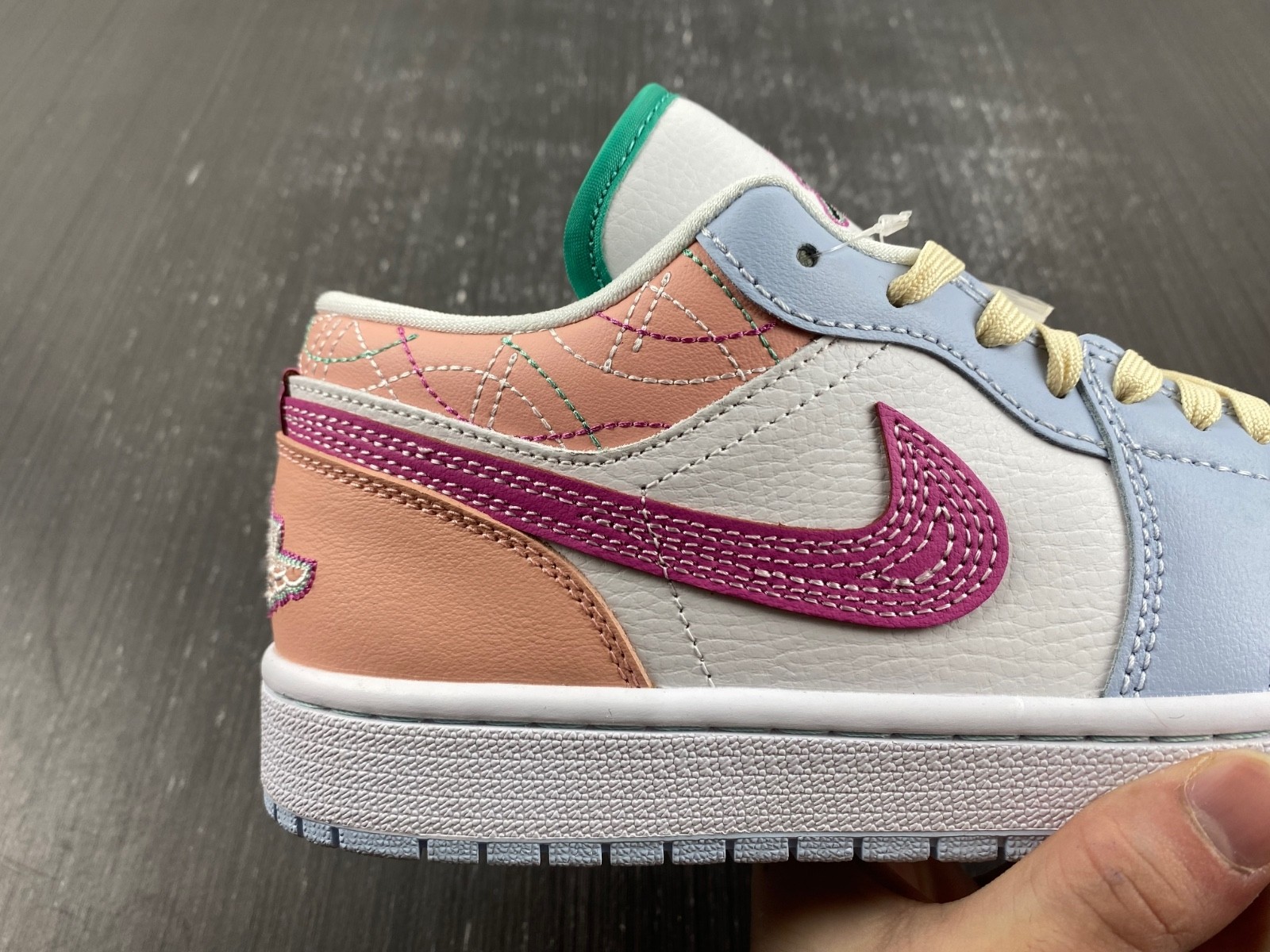 (WMNS) Air Jordan 1 Low