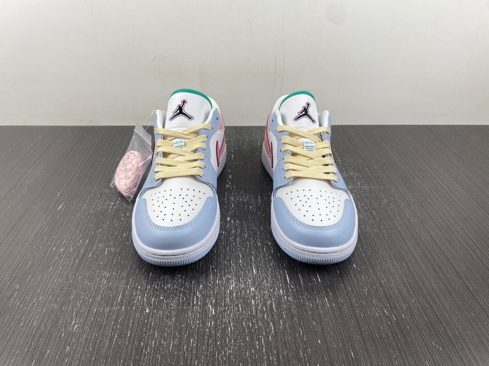(WMNS) Air Jordan 1 Low