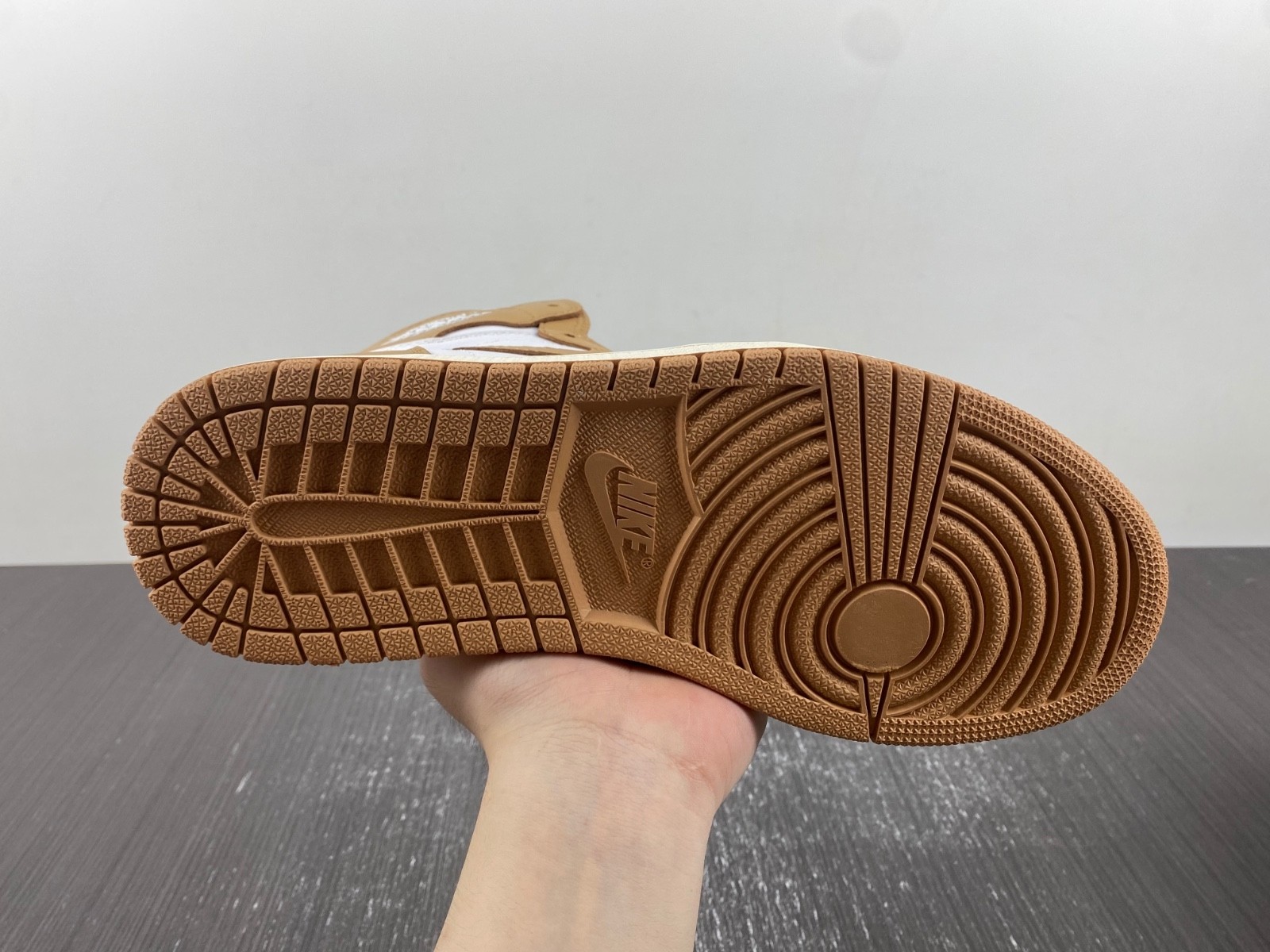 Air Jordan 1 Praline WMNS FN6622-201