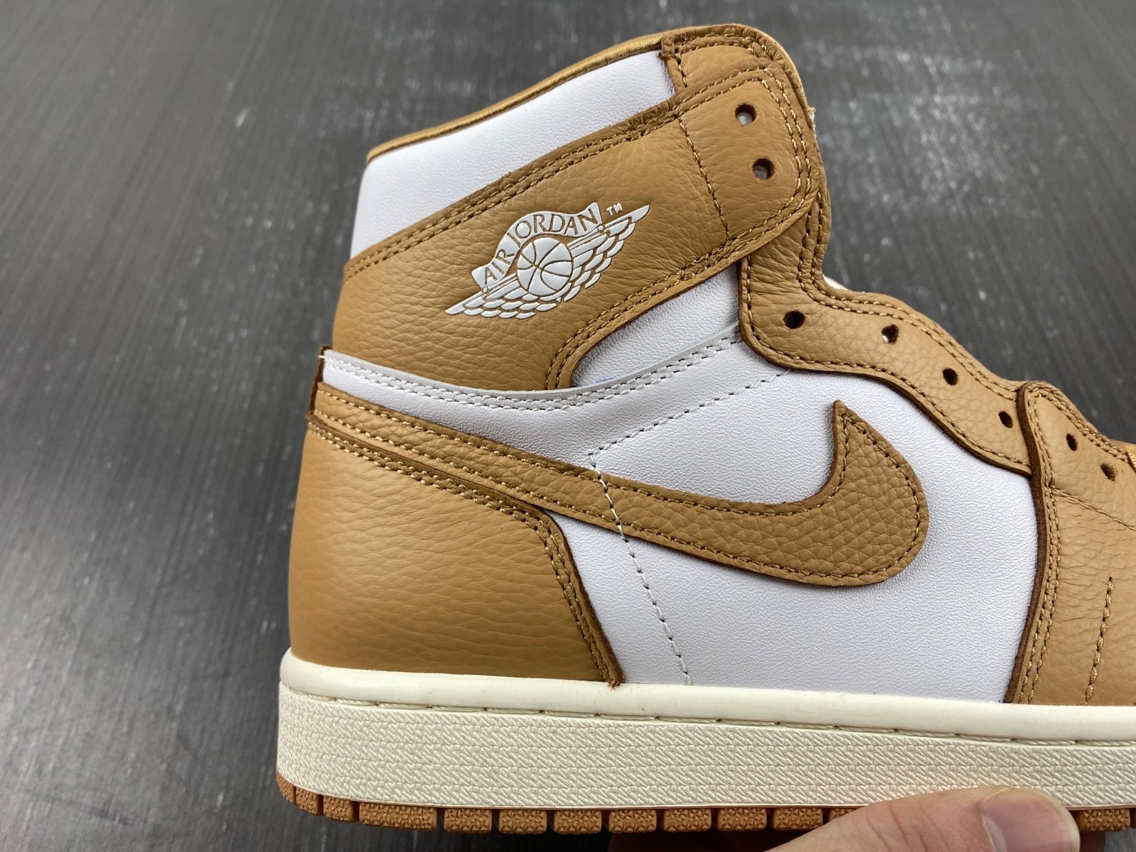 Air Jordan 1 Praline WMNS FN6622-201