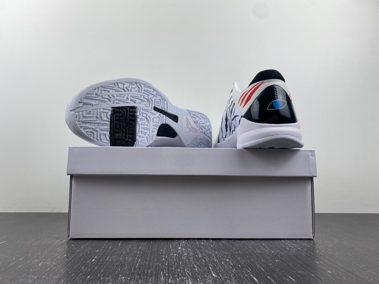 UNDEFEATED x Kobe 5 Protro DB4796-556
