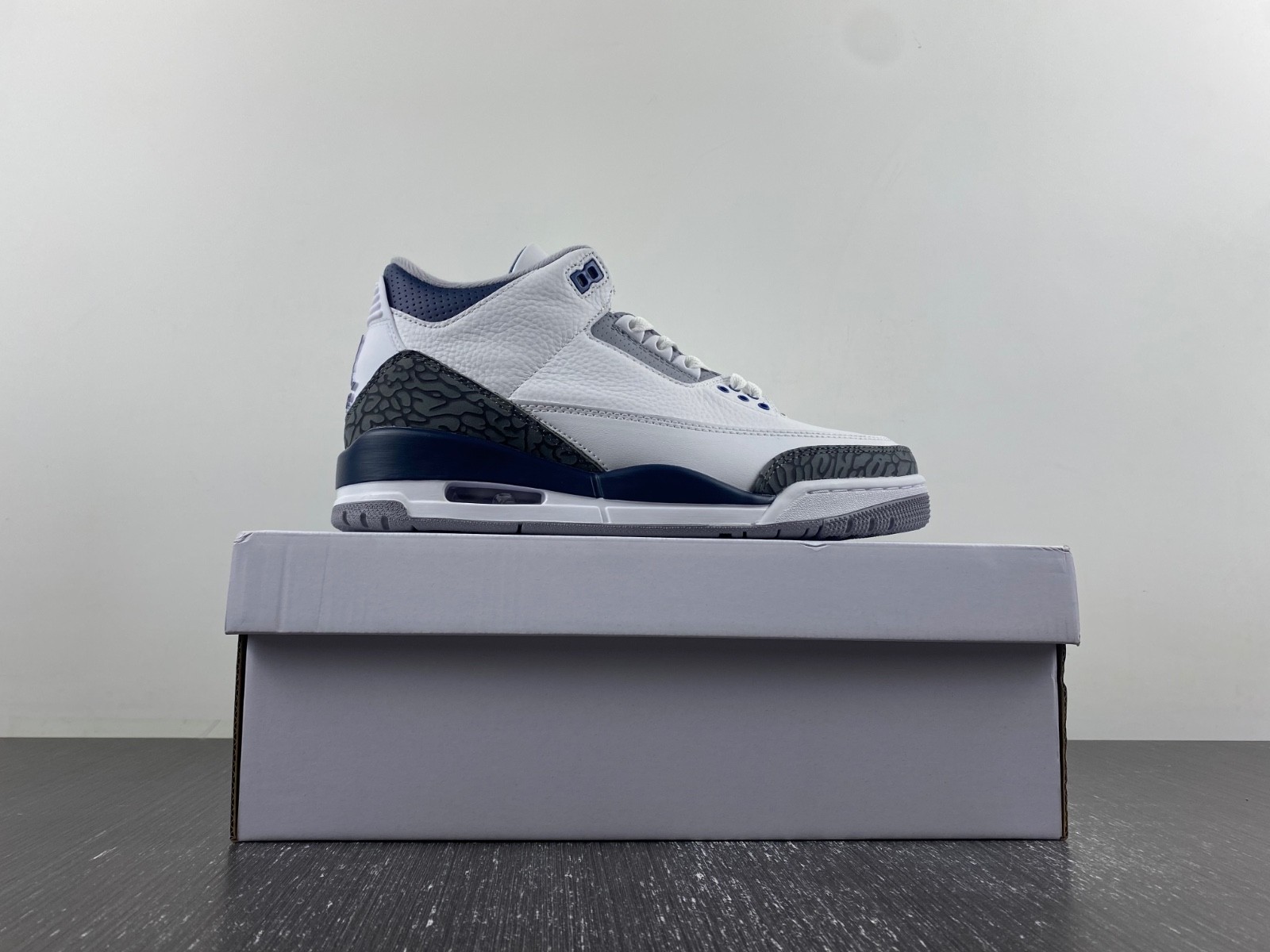 Air Jordan 3 “White/Navy” CT8532-140