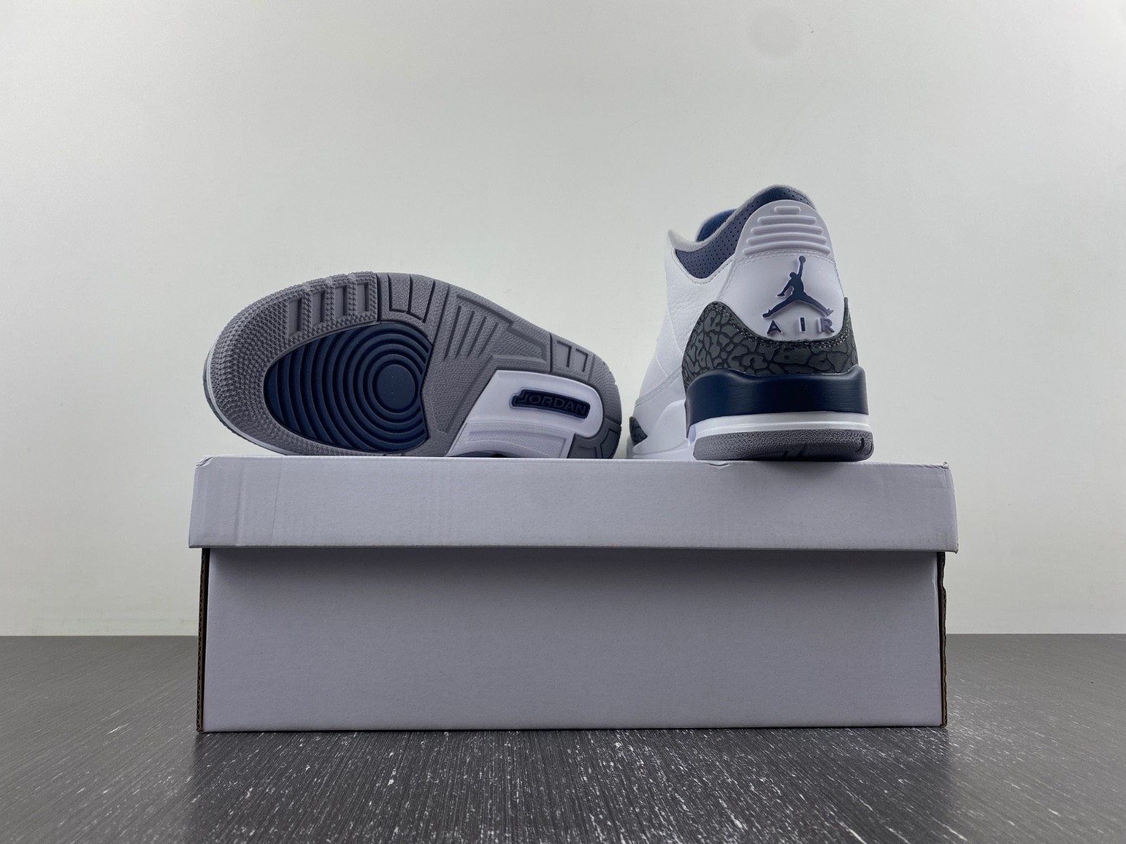 Air Jordan 3 “White/Navy” CT8532-140
