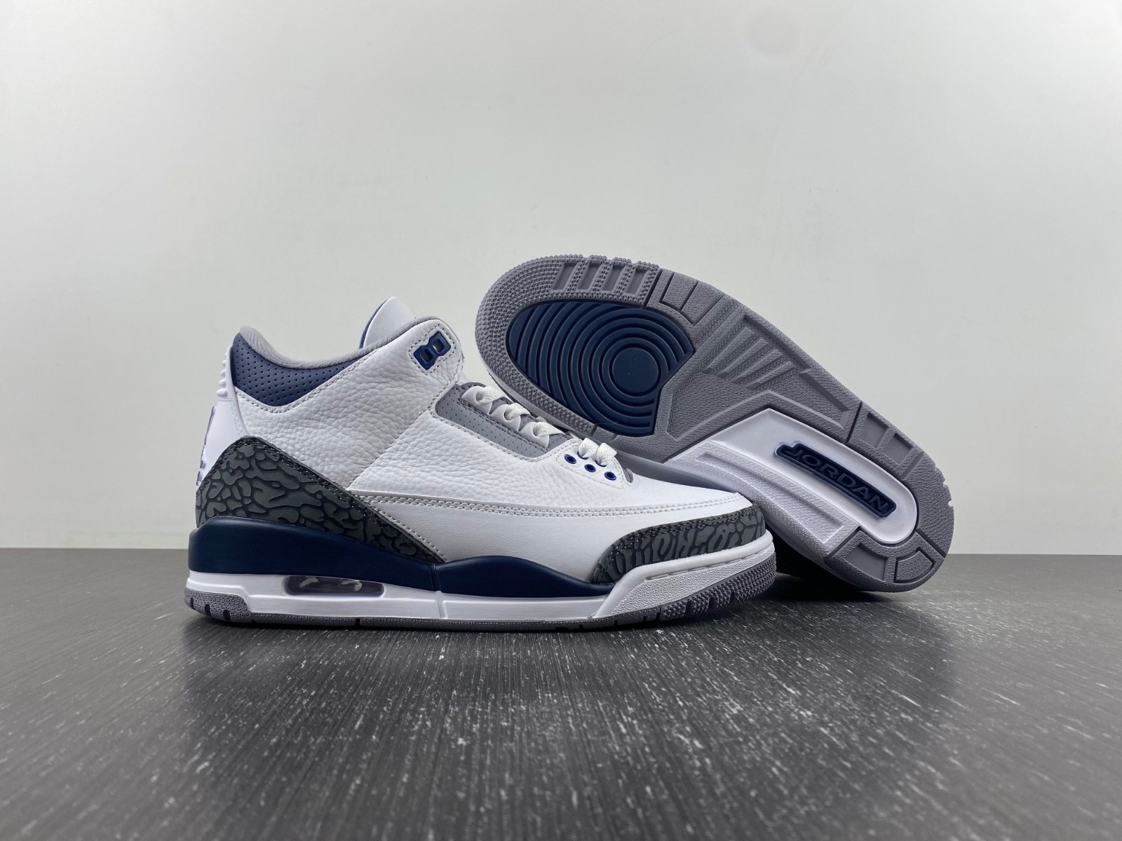 Air Jordan 3 “White/Navy” CT8532-140
