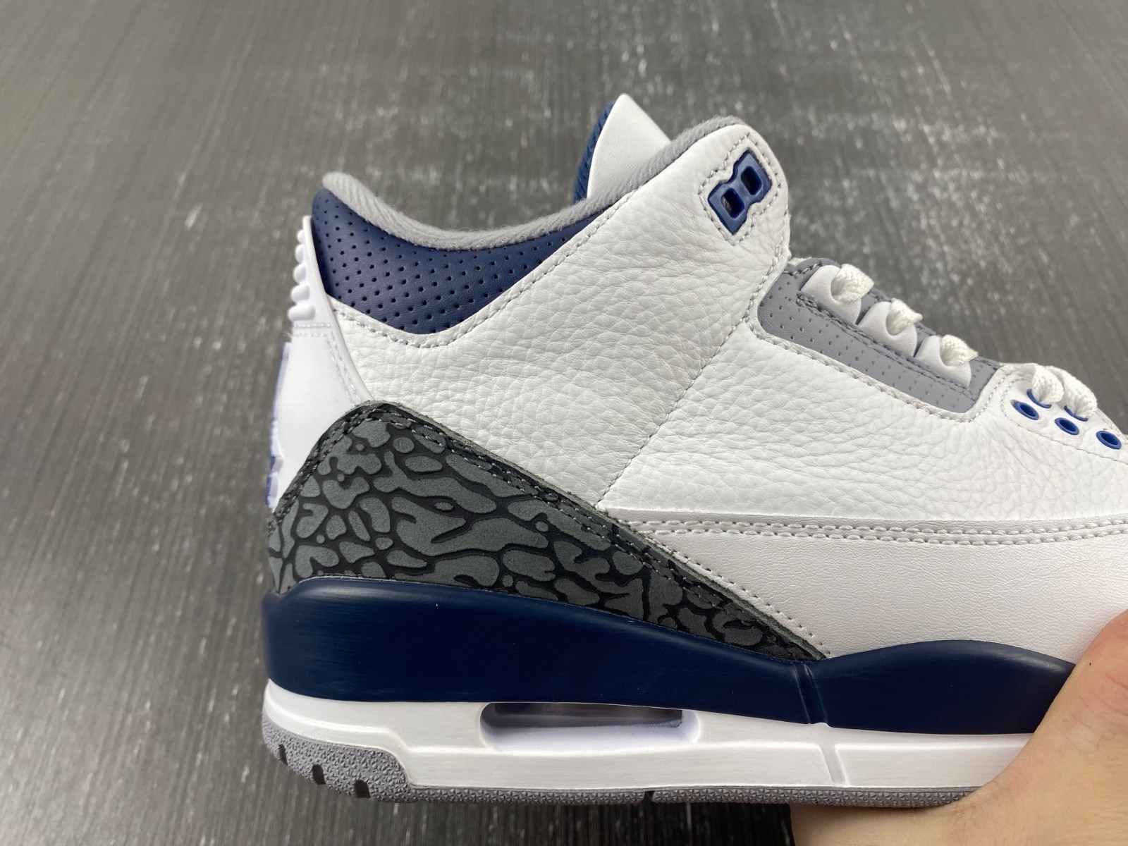 Air Jordan 3 “White/Navy” CT8532-140