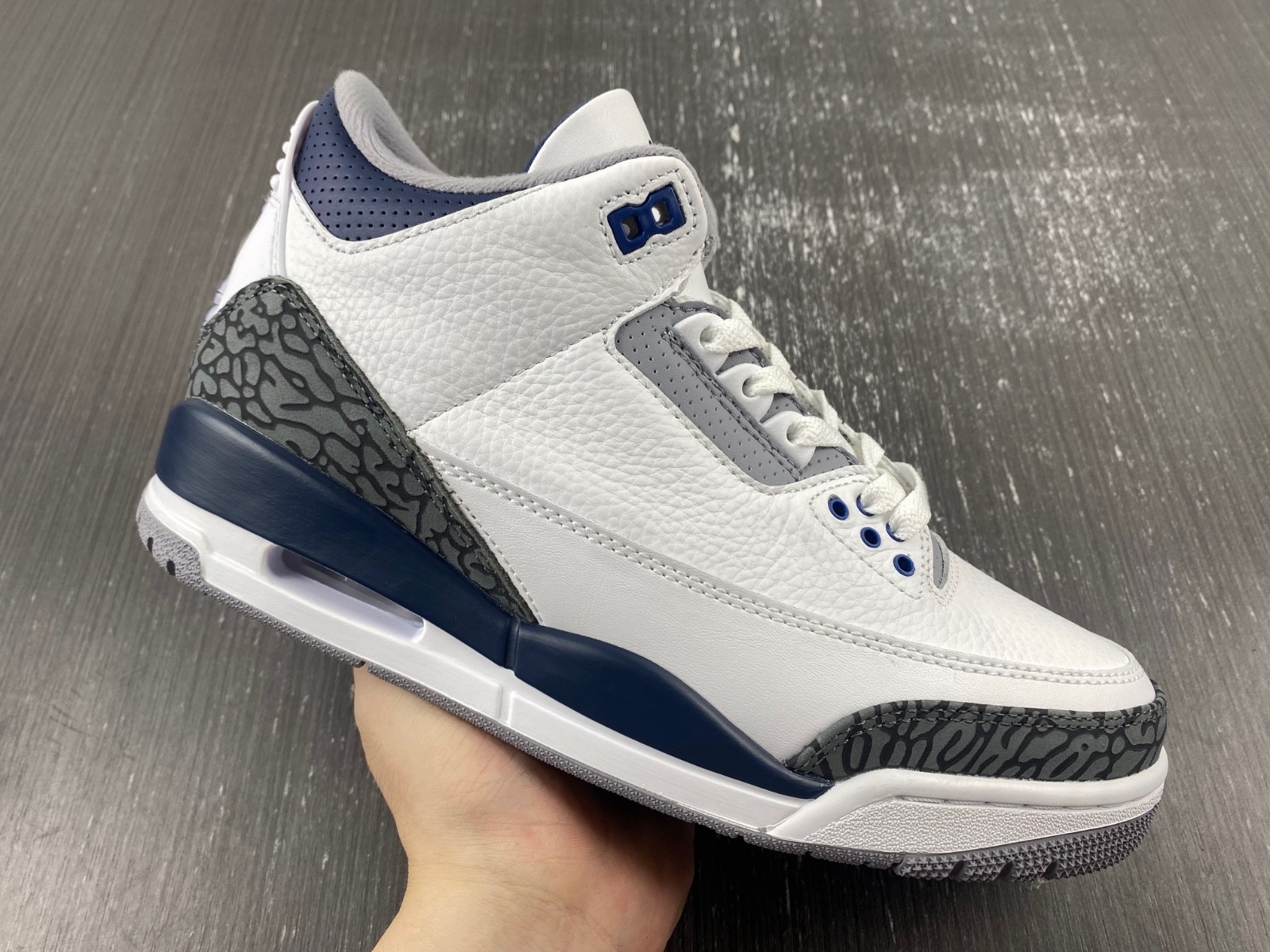 Air Jordan 3 “White/Navy” CT8532-140