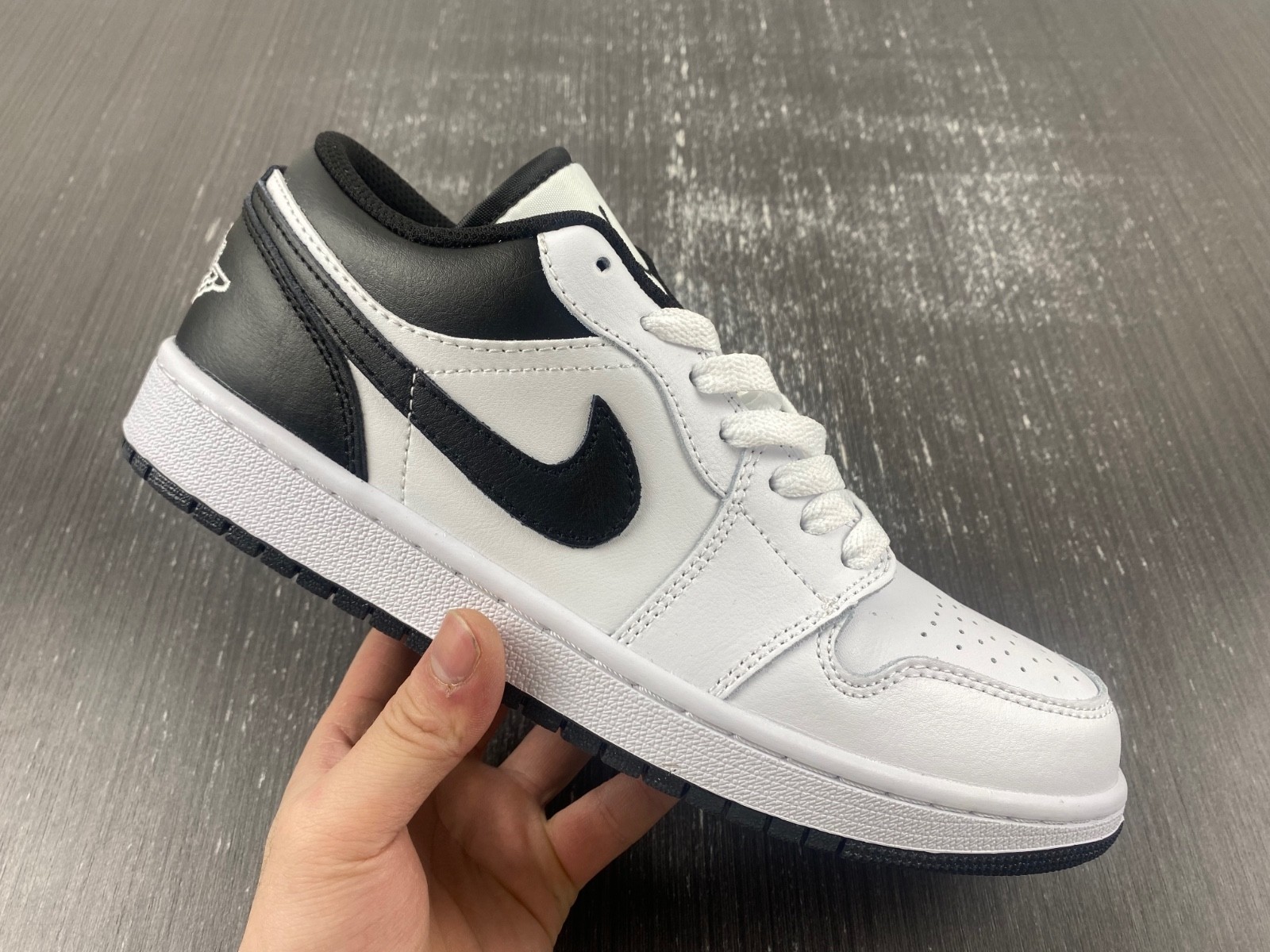 Air Jordan 1 Low White Black 553558-132