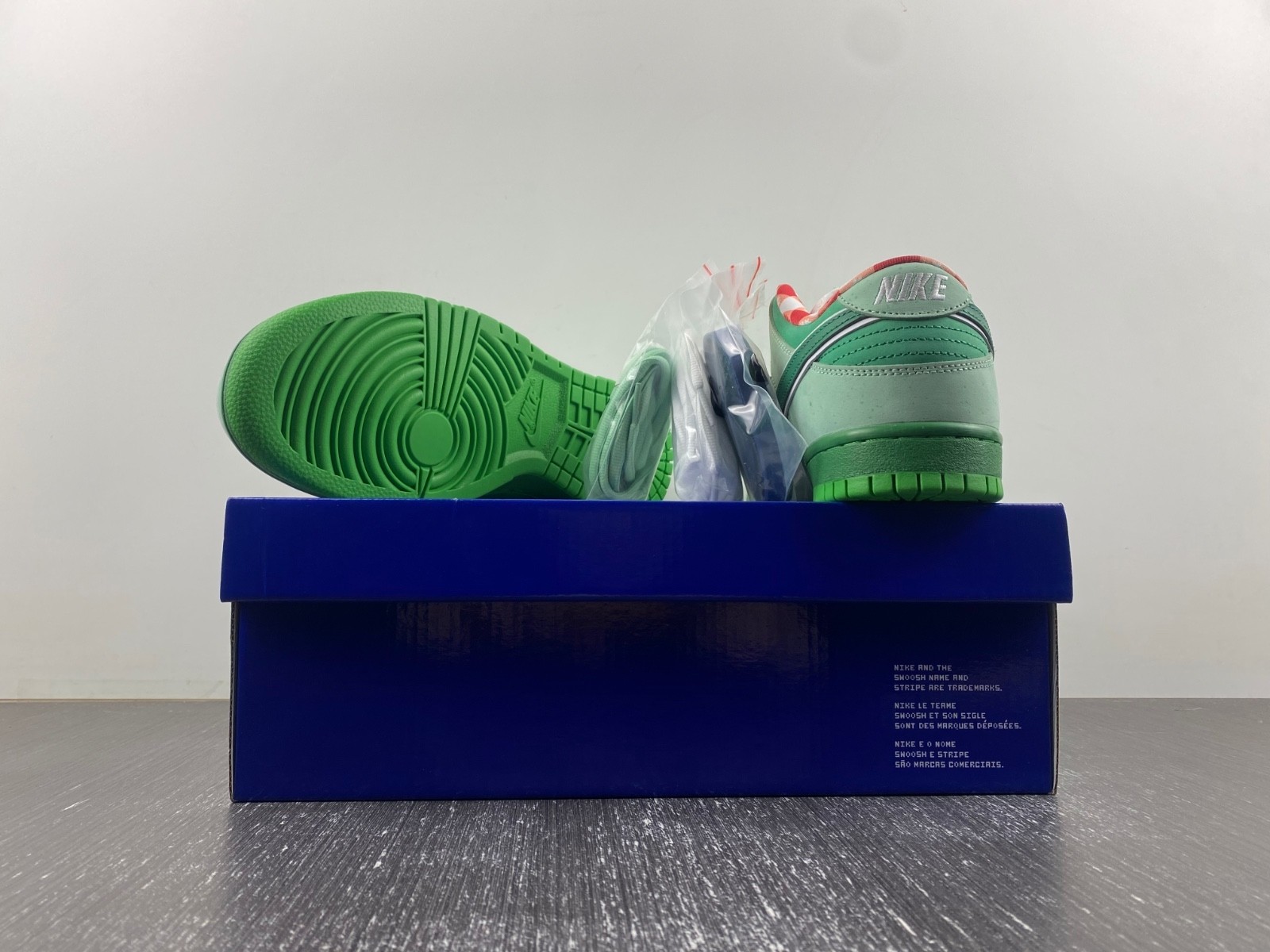 Concepts Nike Sb Dunk Low Green Lobster BV1310-303