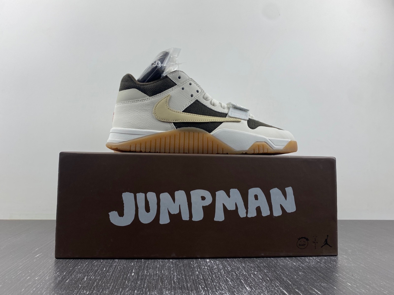 AJ1 Travis Scott x Jordan Cut The Check FZ8117-100