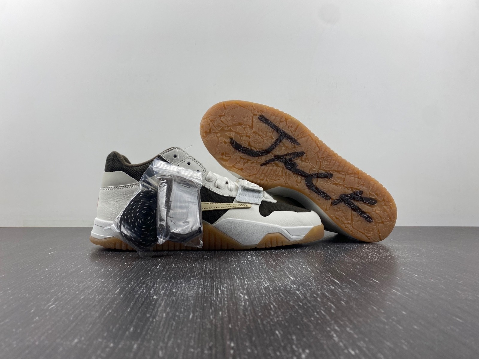 AJ1 Travis Scott x Jordan Cut The Check FZ8117-100