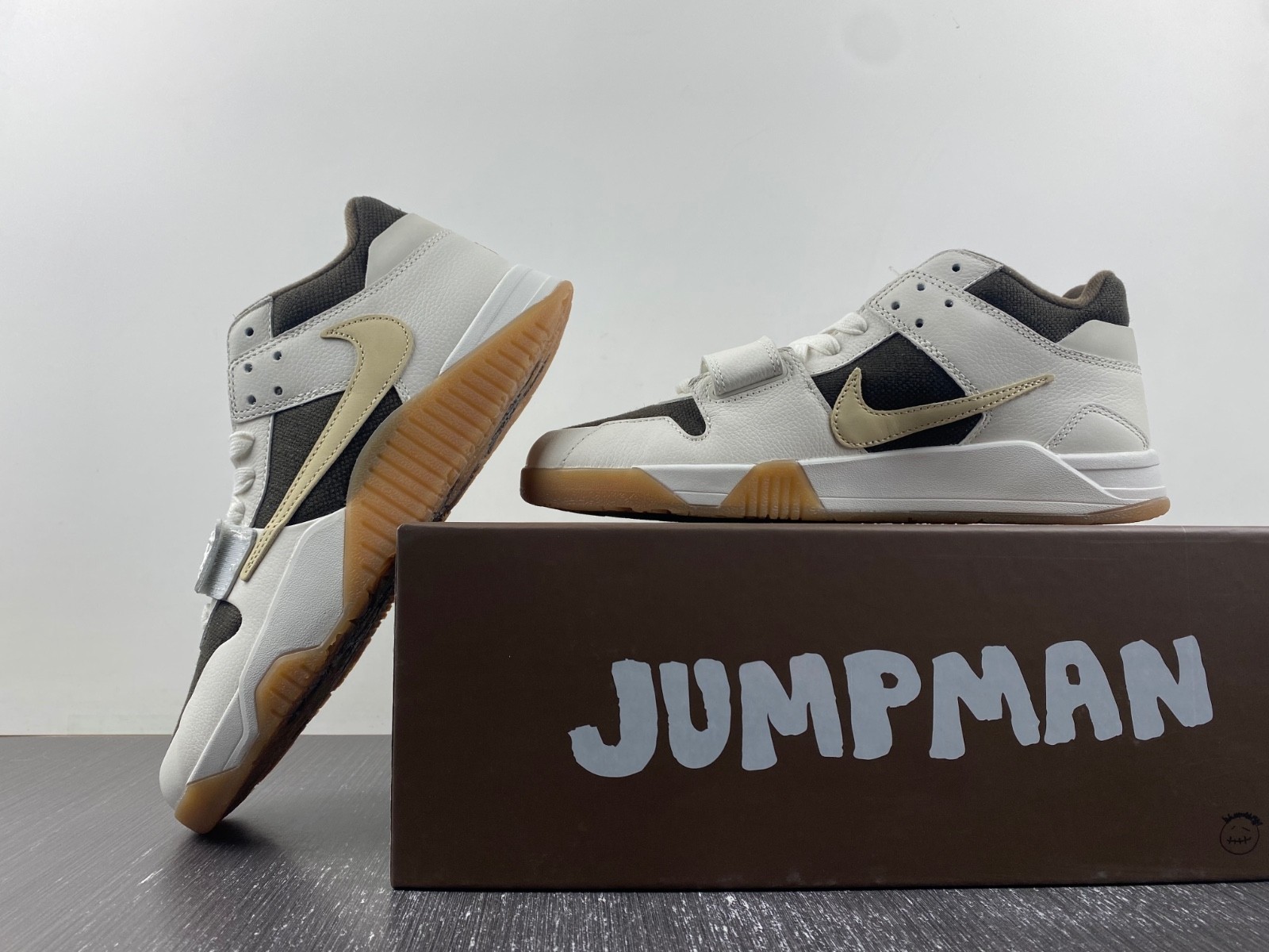 AJ1 Travis Scott x Jordan Cut The Check FZ8117-100