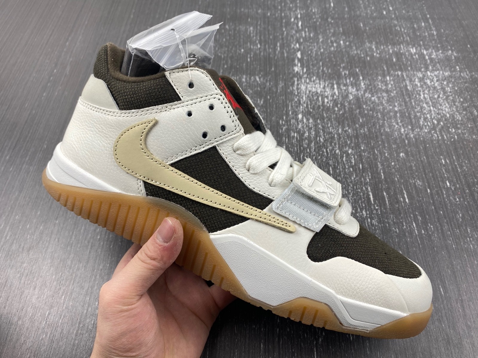 AJ1 Travis Scott x Jordan Cut The Check FZ8117-100