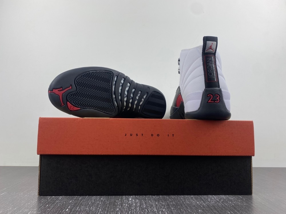 AIR JORDAN 12 RED TAXI CT8013-162