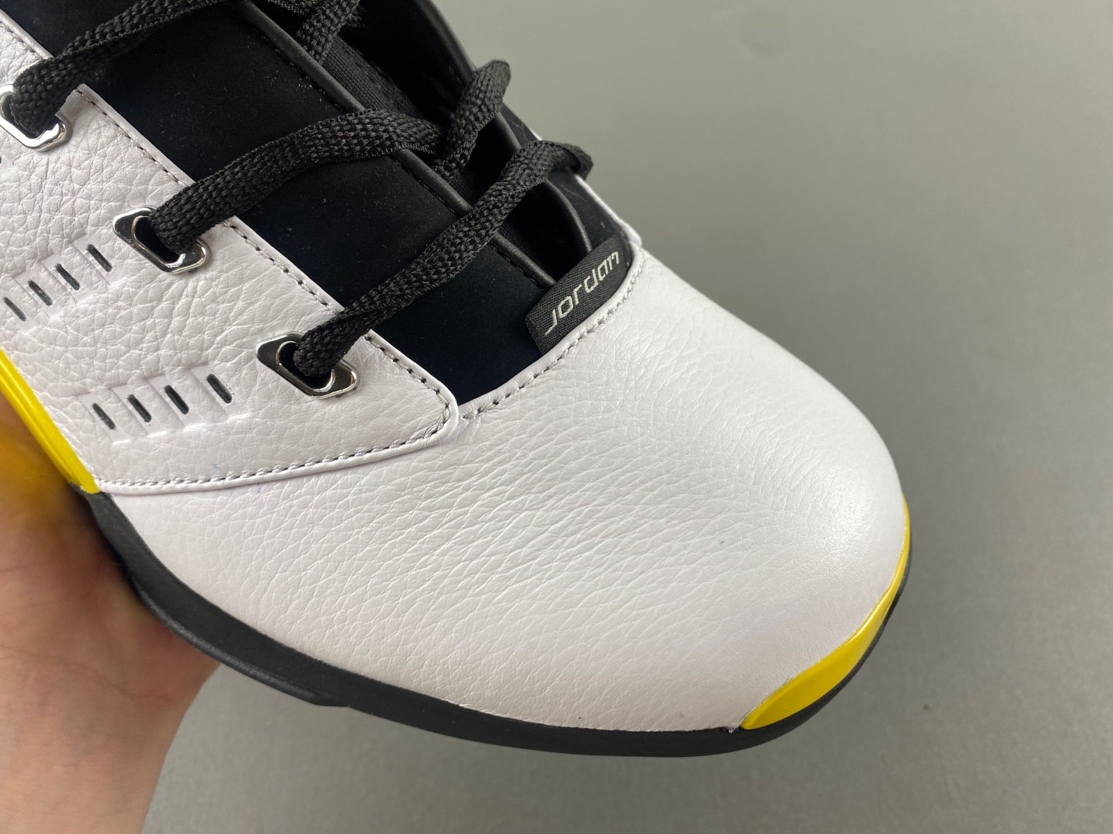 Air Jordan 17 Retro Low All-Star Lightning FJ0395-100