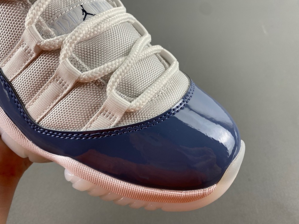 AIR JORDAN 11 LOW “DIFFUSED BLUE” FV5104-104