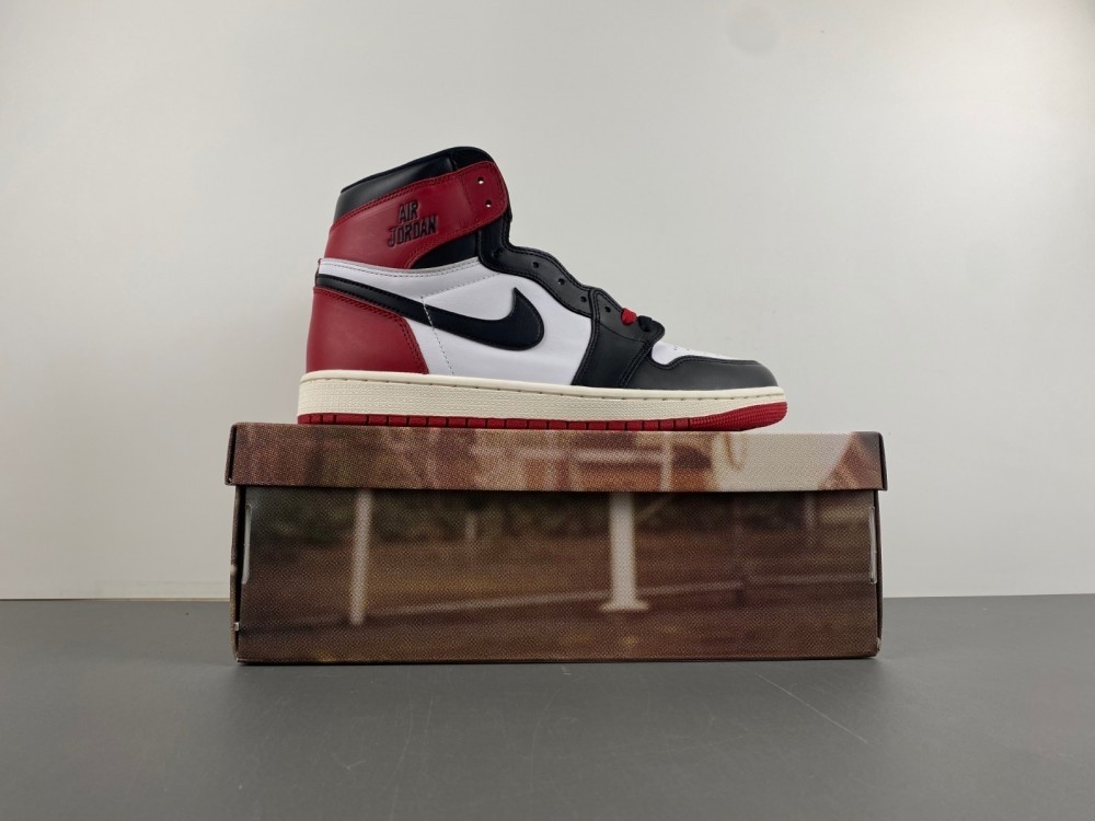 Air Jordan 1 High OG "Black Toe" Reimagined DZ5485-106 ( New )