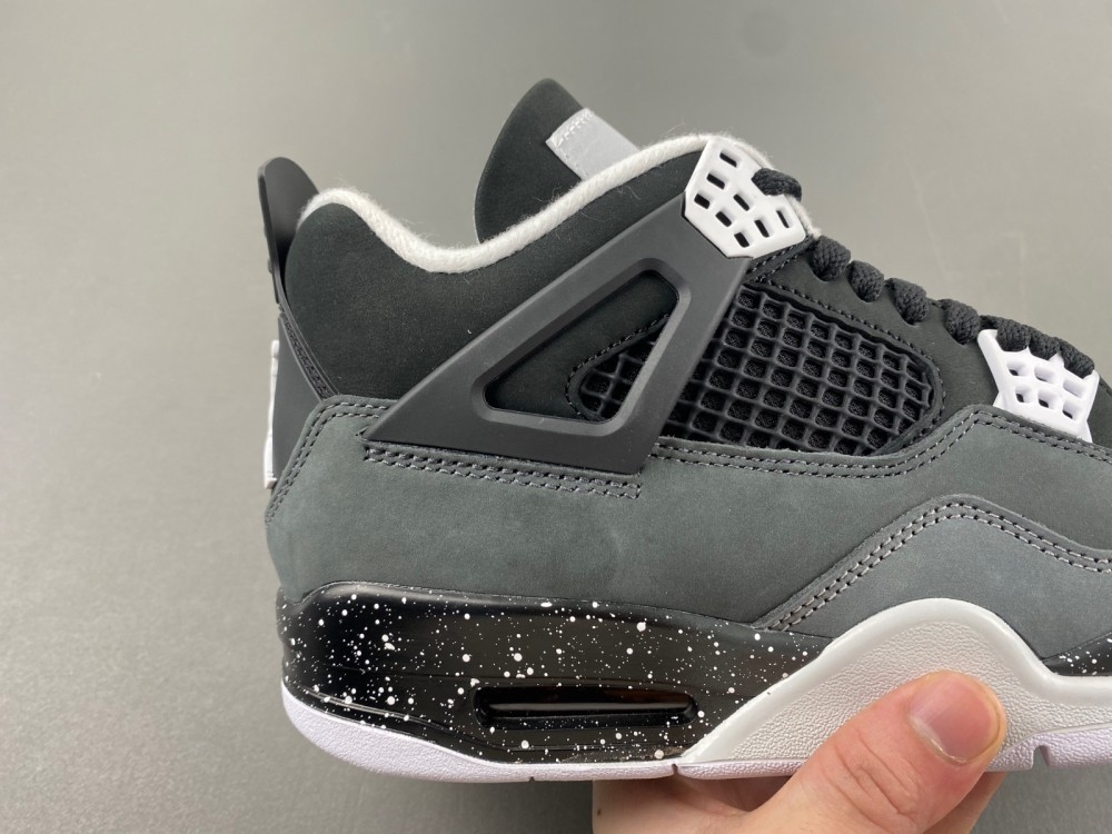 Air Jordan 4 Retro