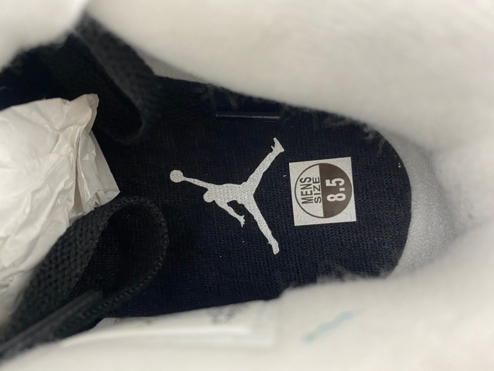 Air Jordan 4 Retro